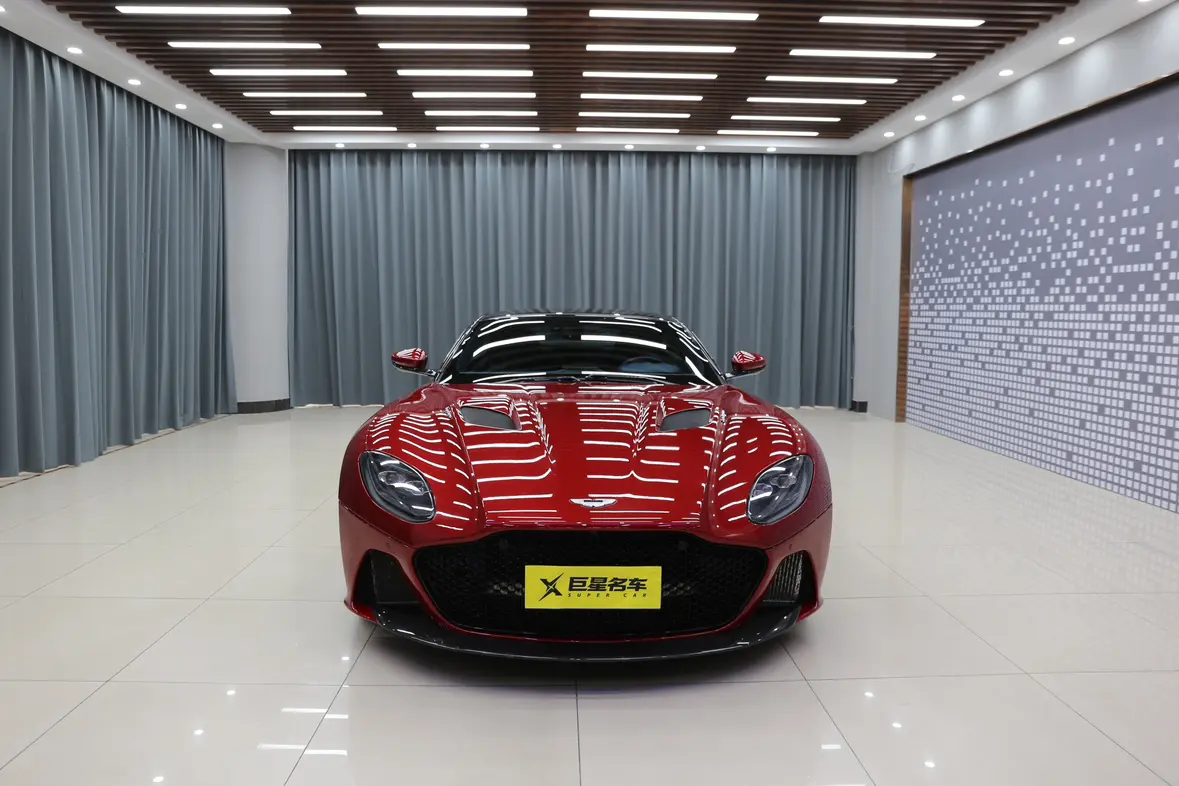 Aston Martin DBS  из Китая