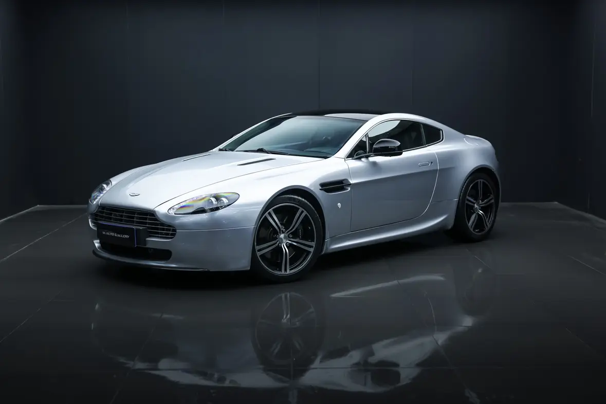Aston Martin Vantage  из Китая