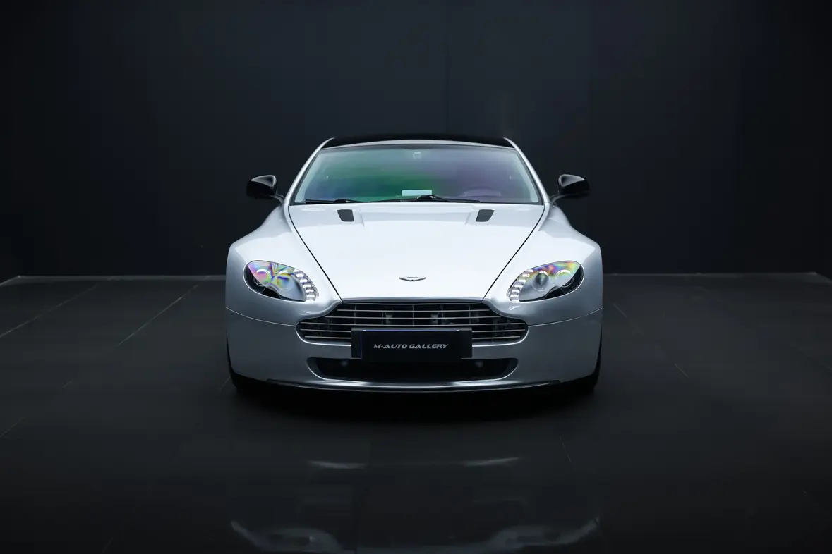 Aston Martin Vantage  из Китая