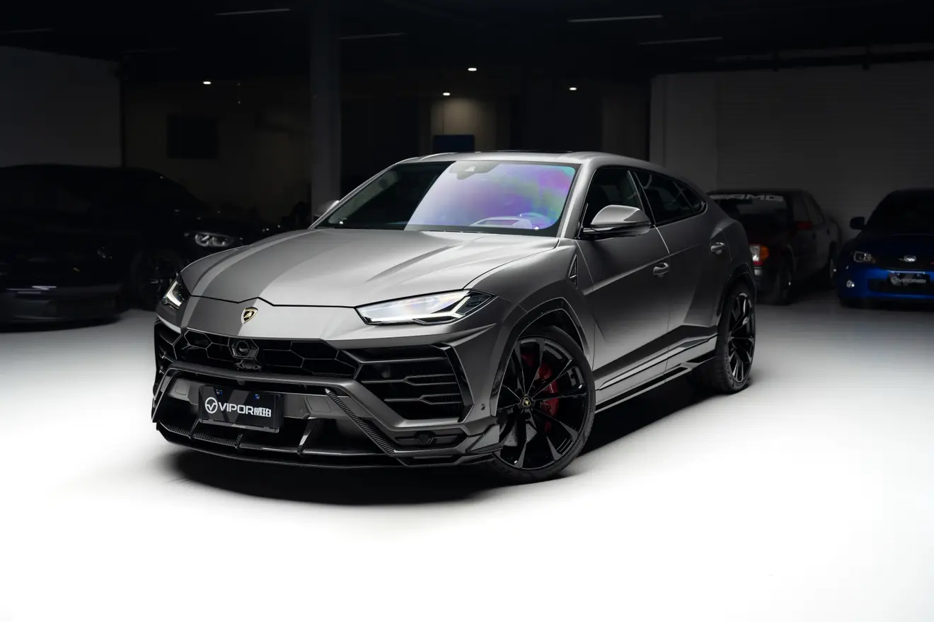 Lamborghini Urus  из Китая