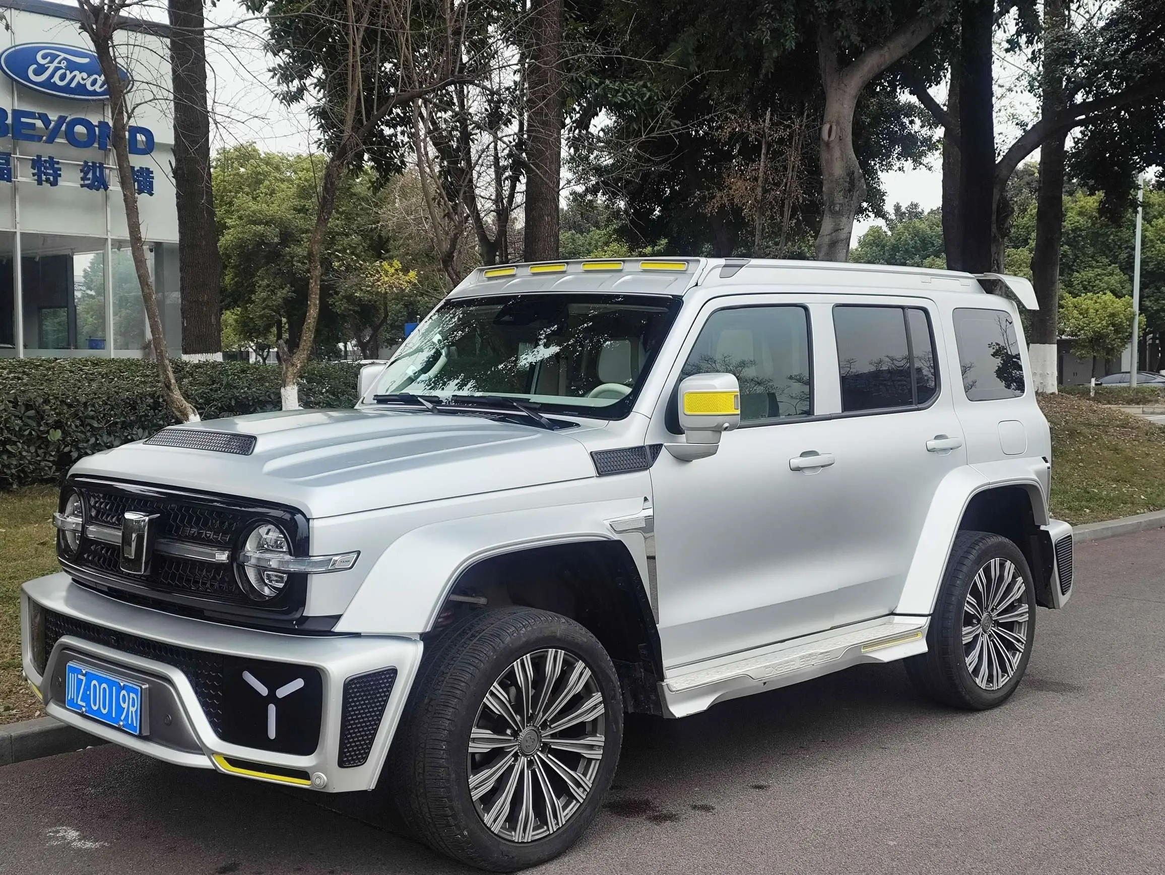 Tank Cyber  300  из Китая