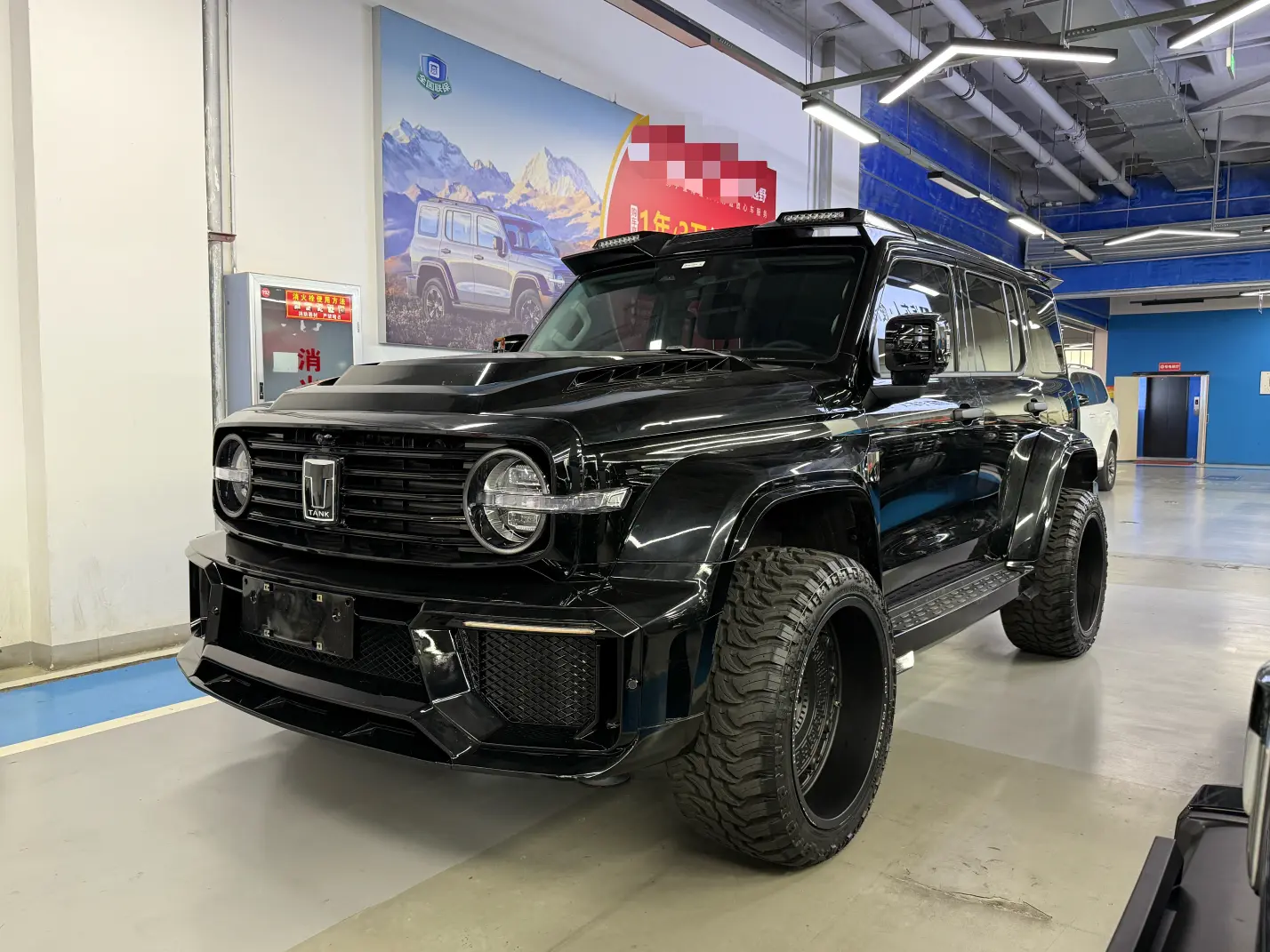 Tank 300  из Китая