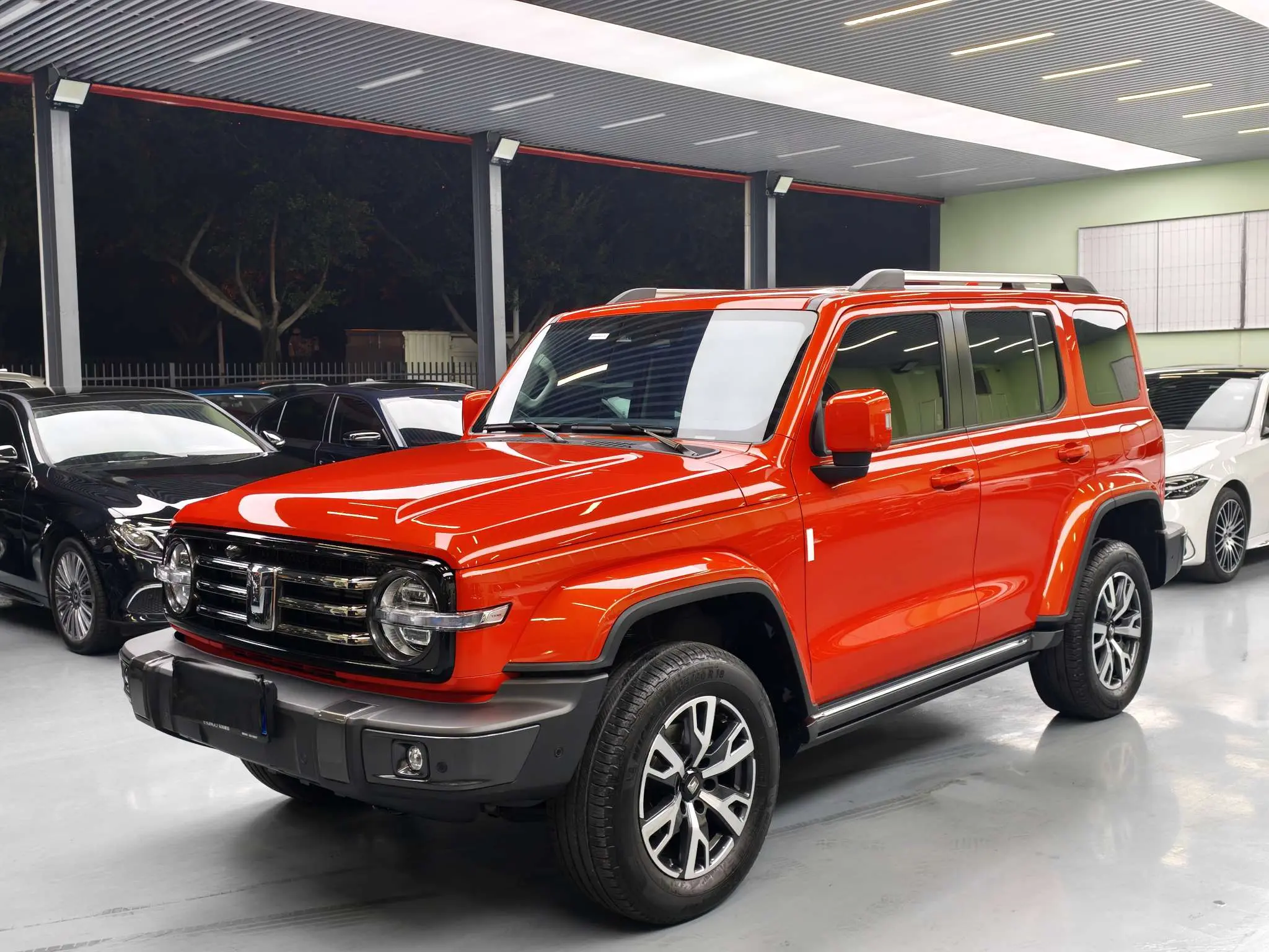 Tank 300  из Китая