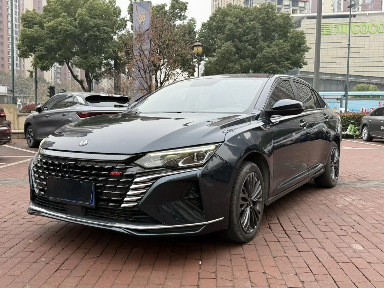 Dongfeng Yixuan  из Китая