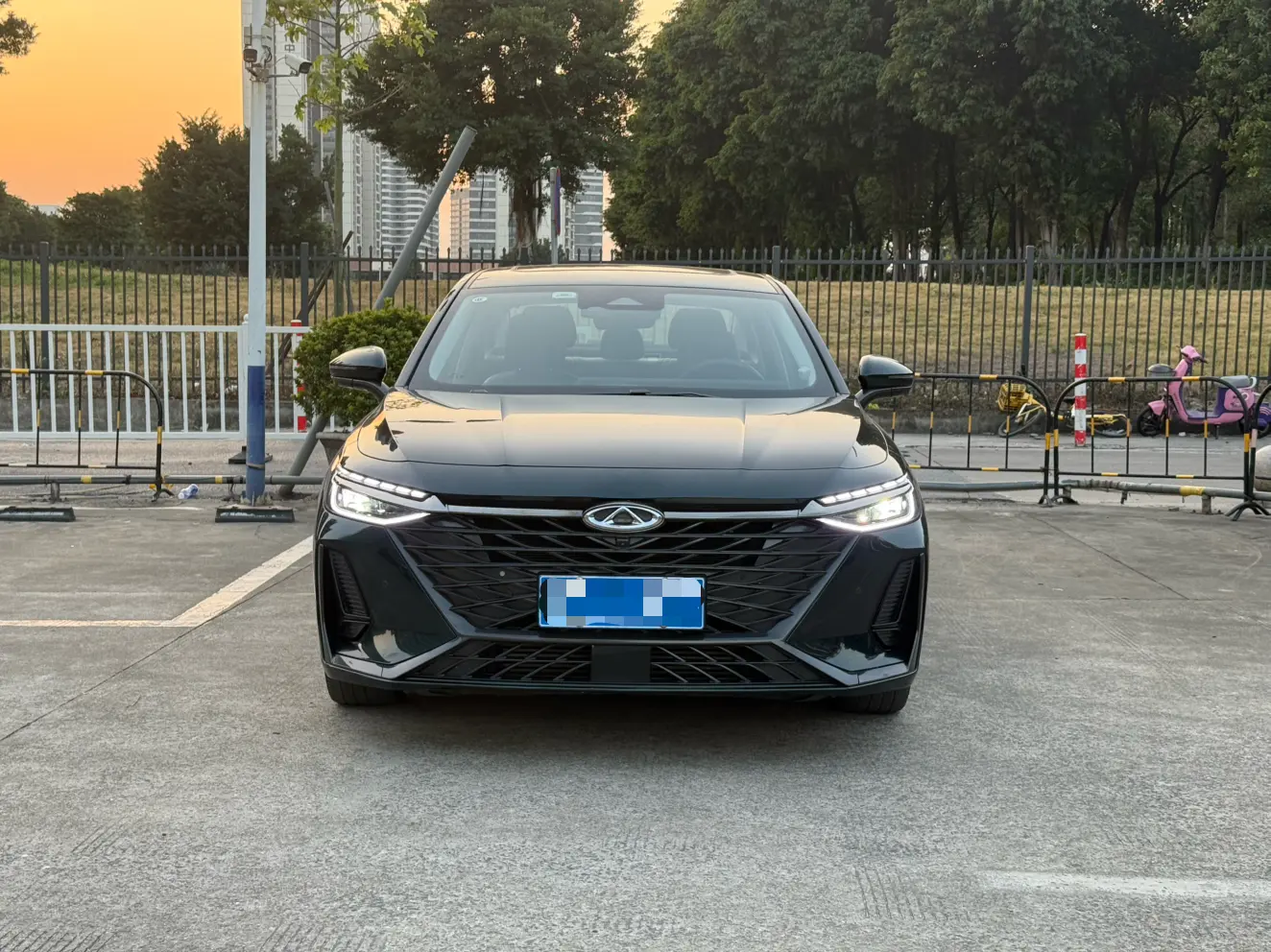 Chery Arrizo 8  из Китая