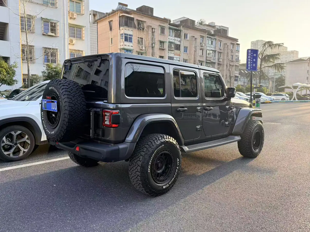 Jeep Wrangler  из Китая