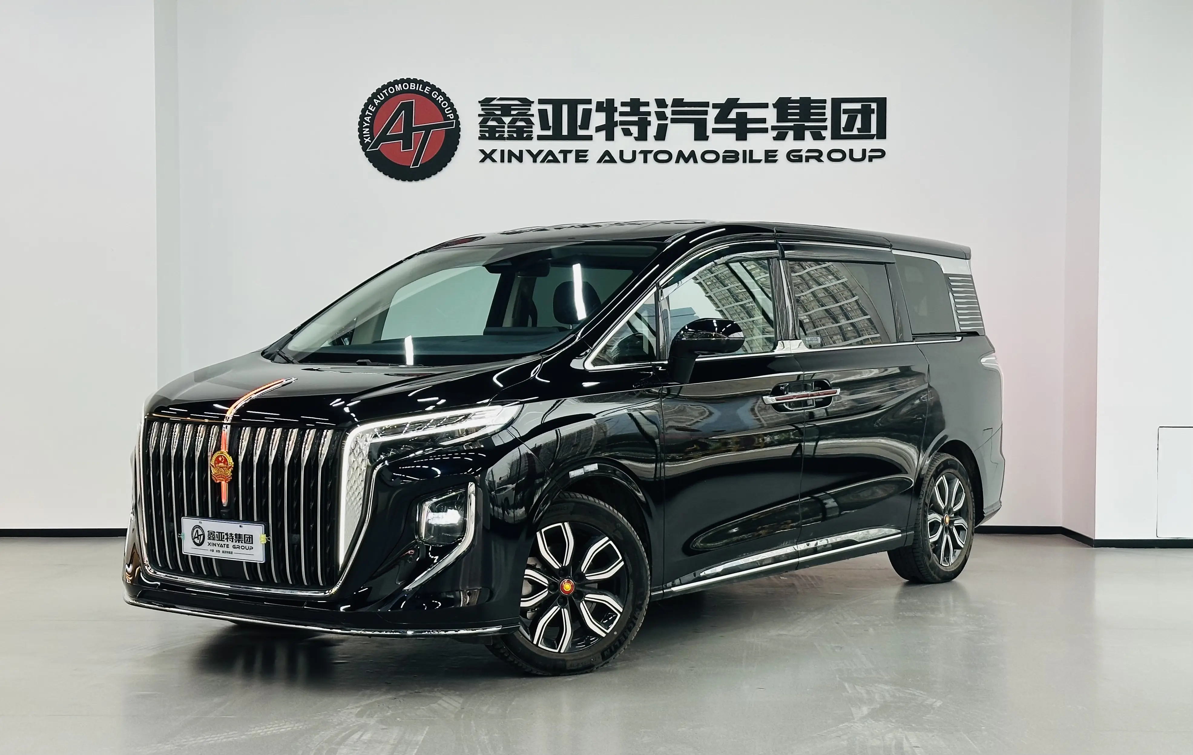 Hongqi HQ9  из Китая