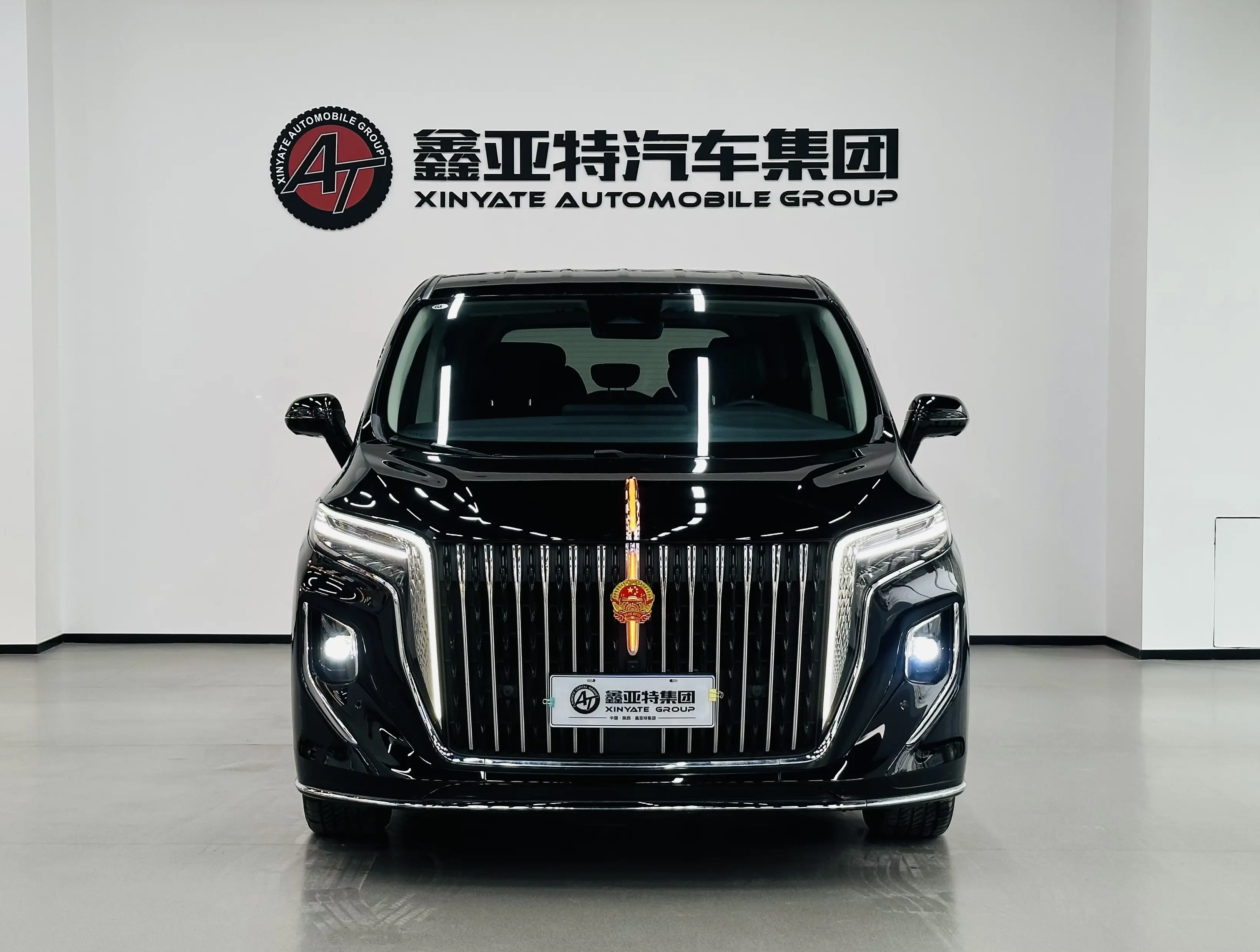 Hongqi HQ9  из Китая