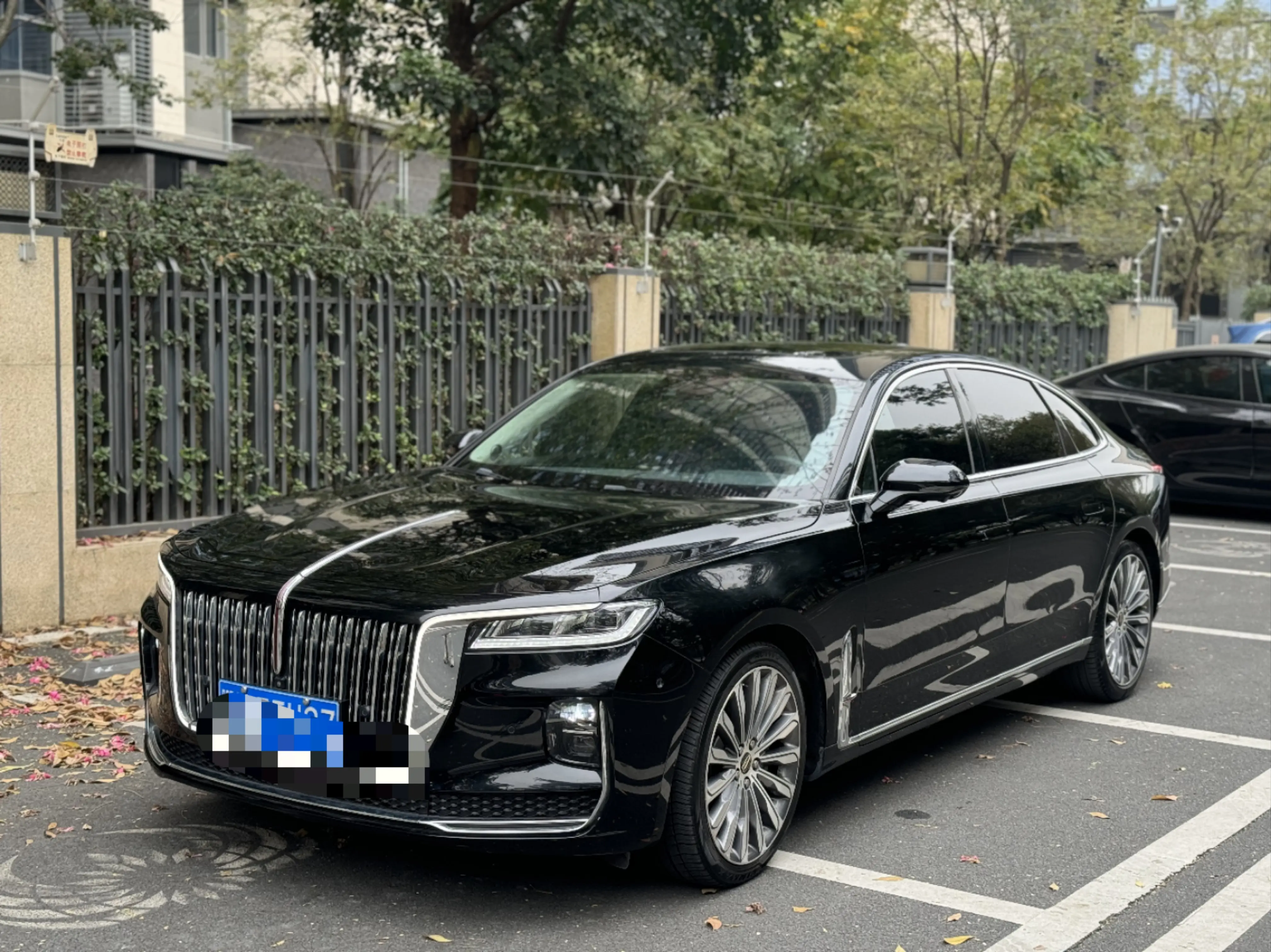 Hongqi H9  из Китая
