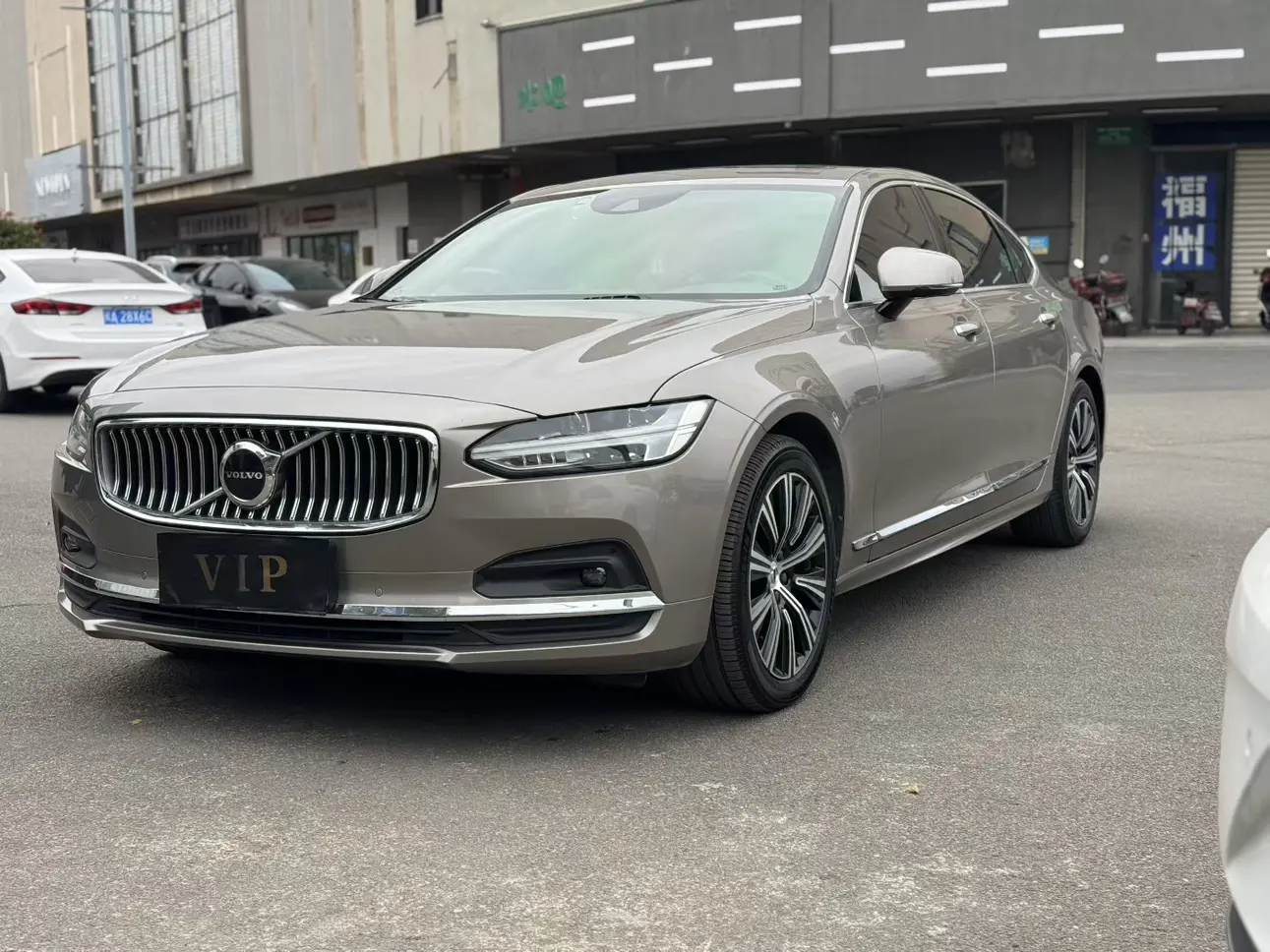 Volvo S90