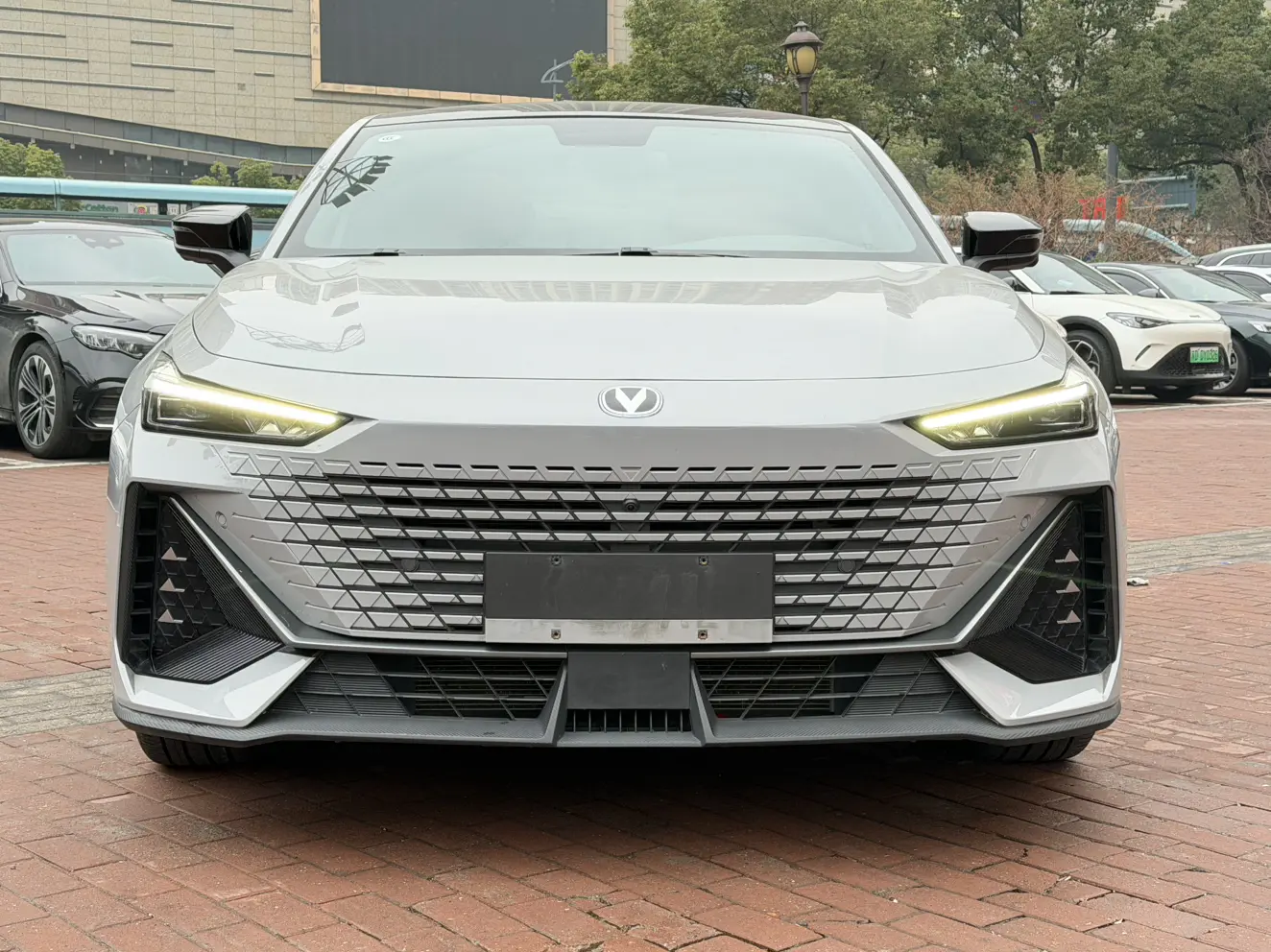 Changan UNI-V  из Китая