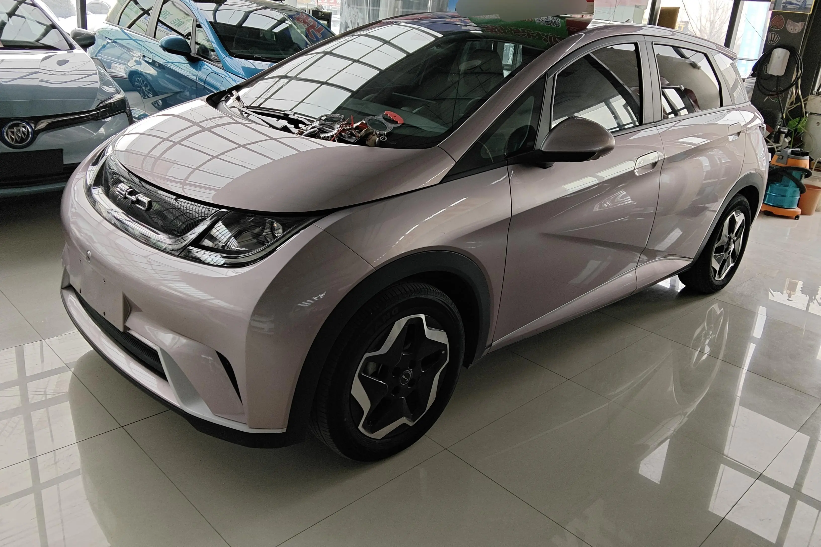 BYD Dolphin  из Китая