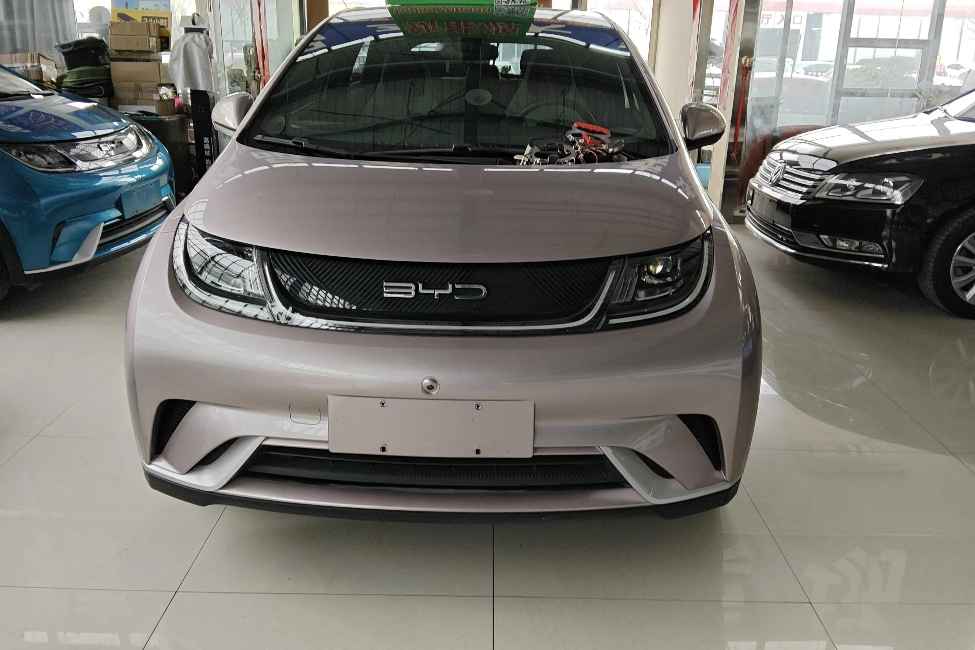 BYD Dolphin  из Китая