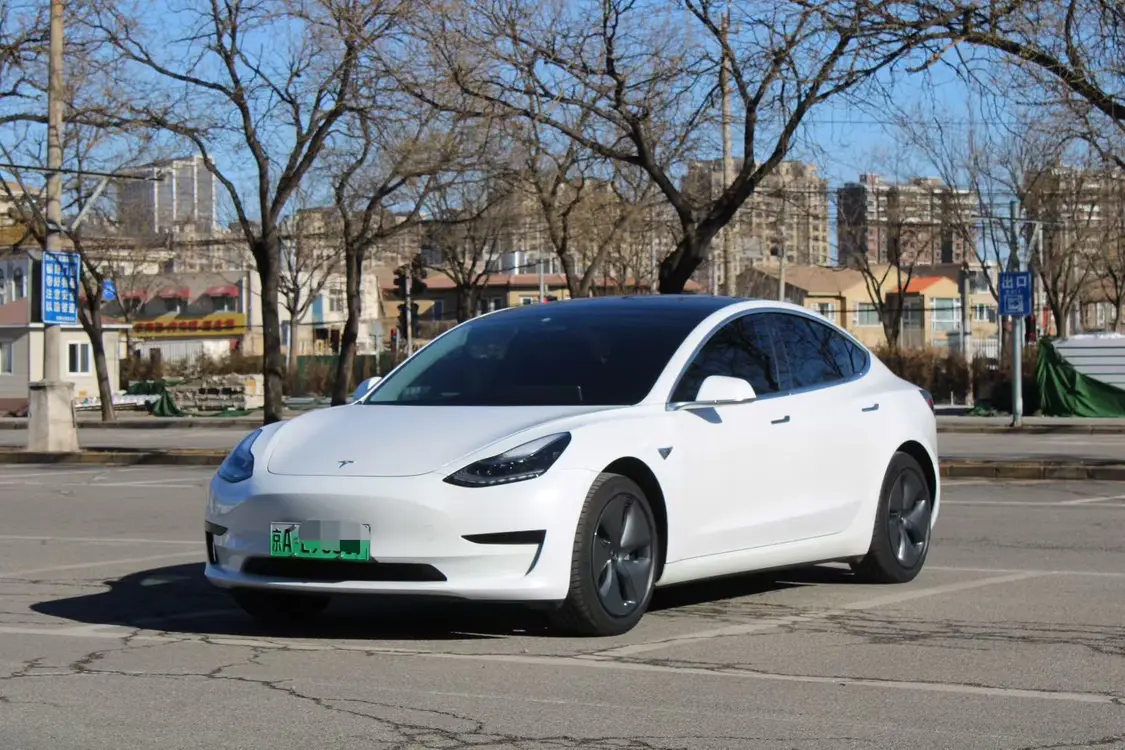 Tesla Model 3  из Китая