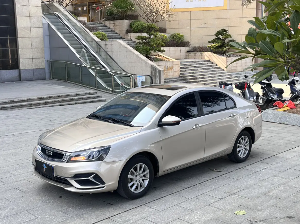 Geely Emgrand  из Китая