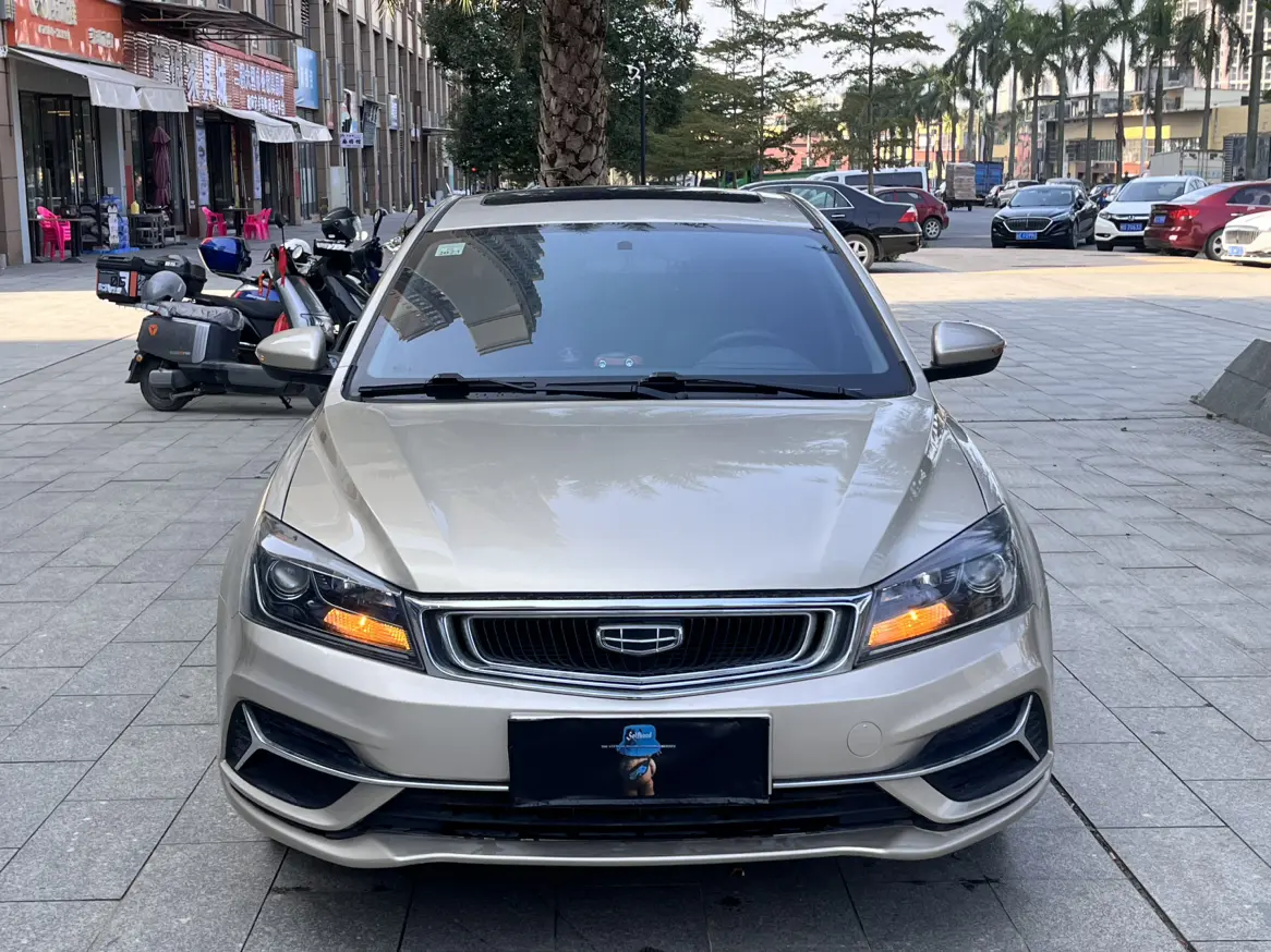 Geely Emgrand  из Китая