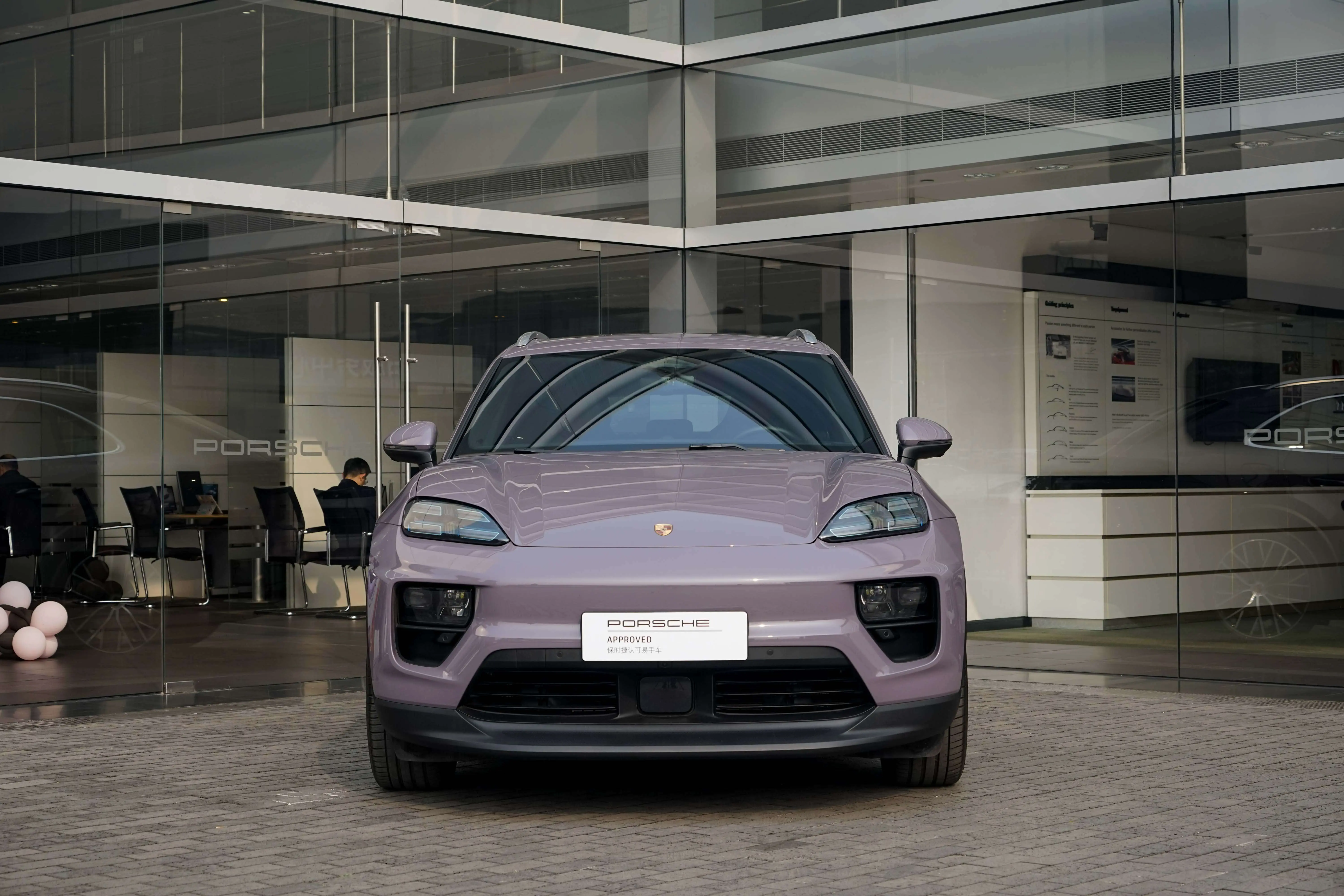 Porsche Macan EV  из Китая