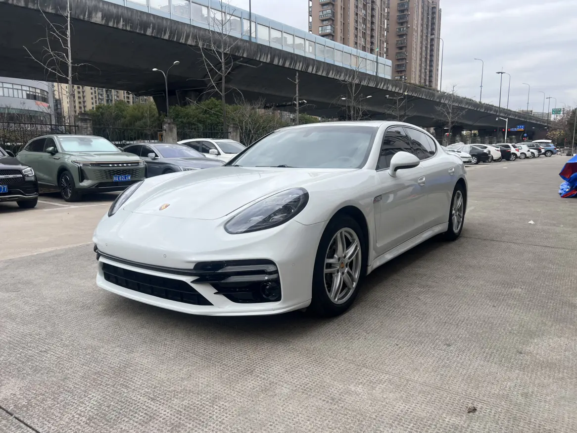 Porsche Panamera  из Китая