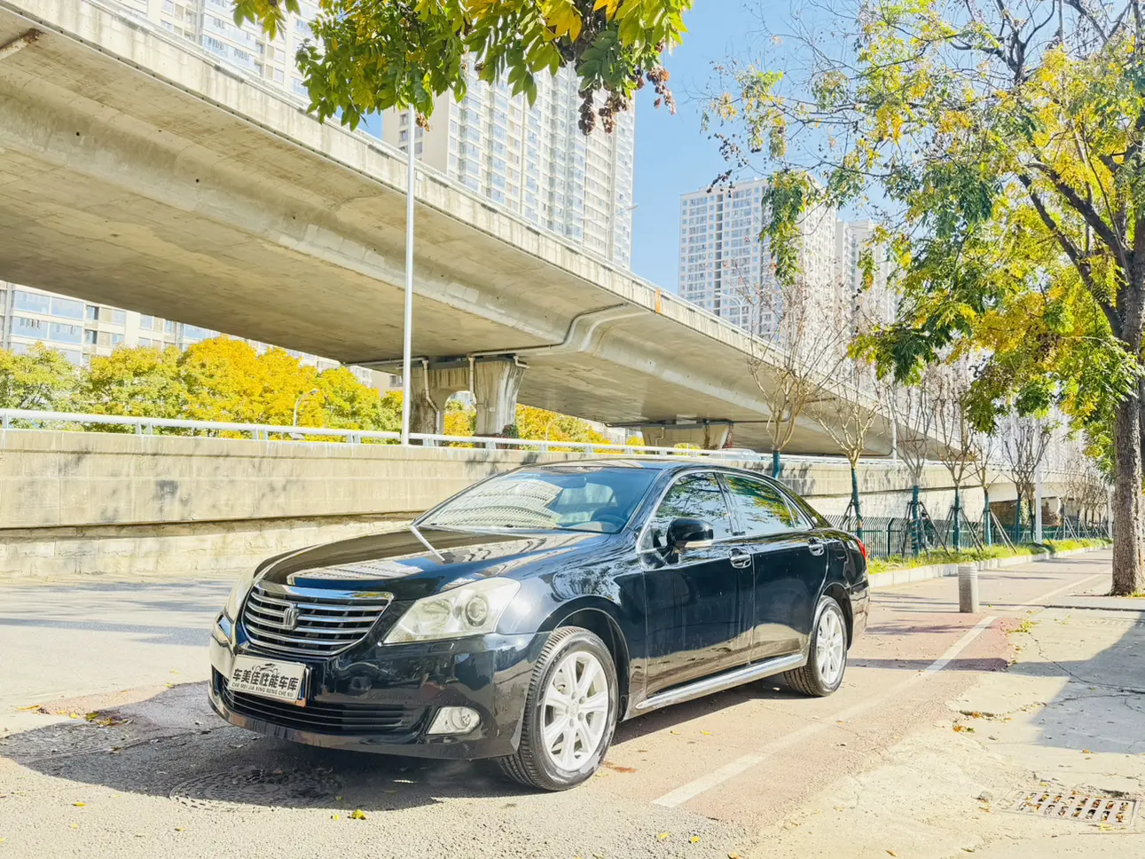 Toyota Crown  из Китая