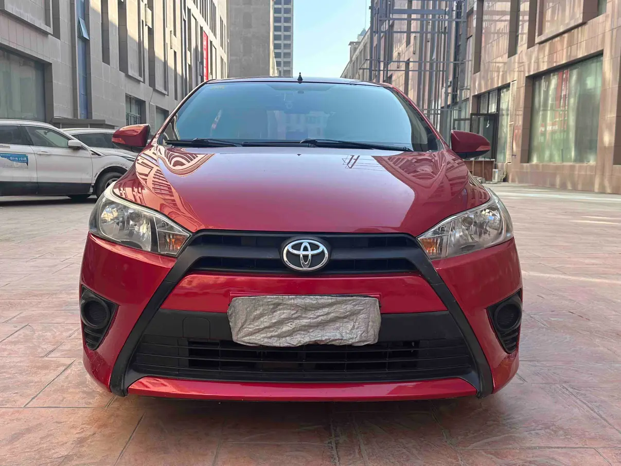 Toyota Yaris L  из Китая