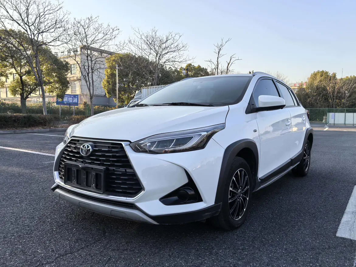 Toyota Yaris L  из Китая