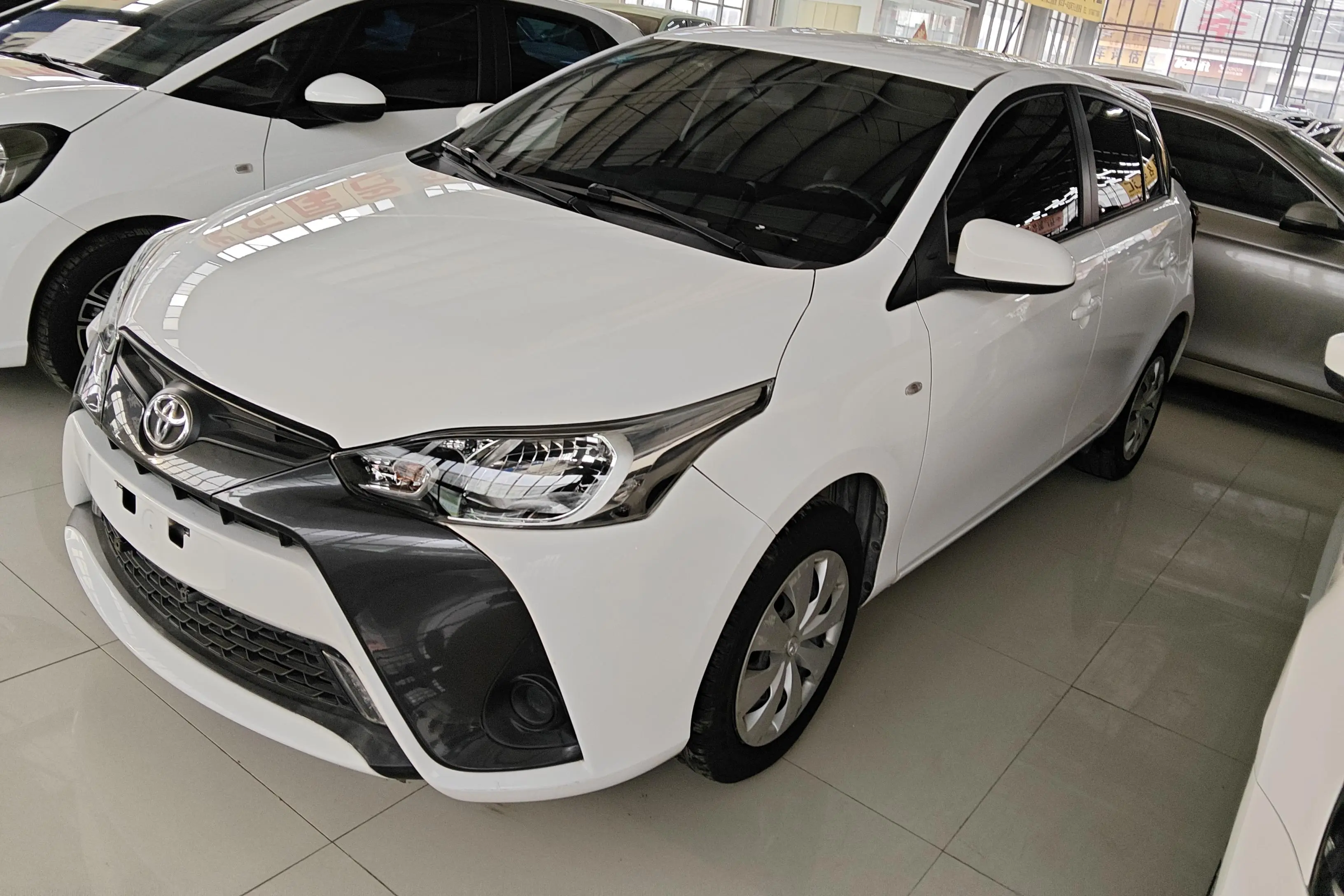 Toyota Yaris L  из Китая
