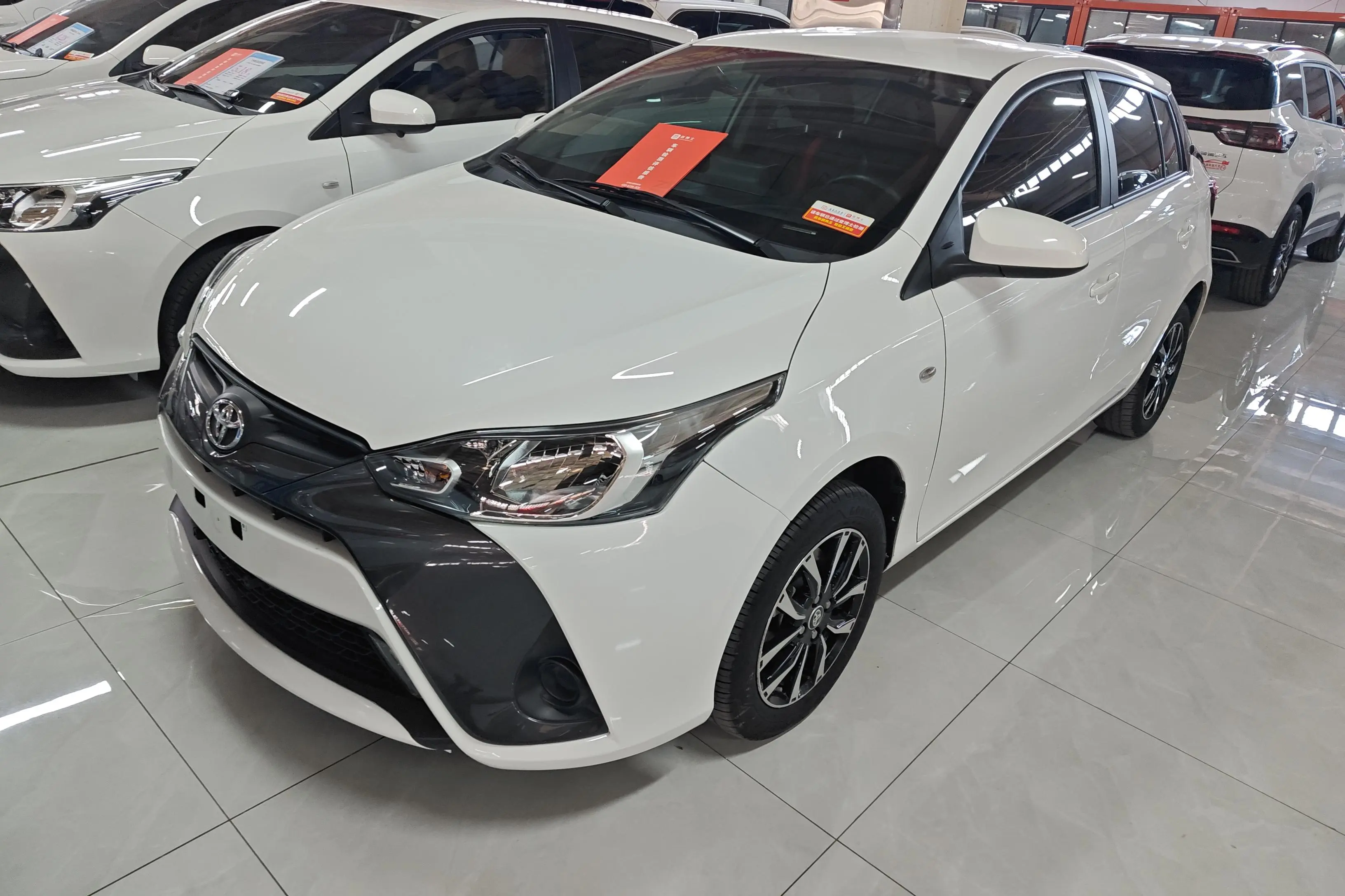 Toyota Yaris L  из Китая