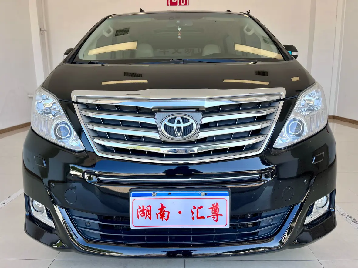 Toyota Alphard (Elfa)  из Китая