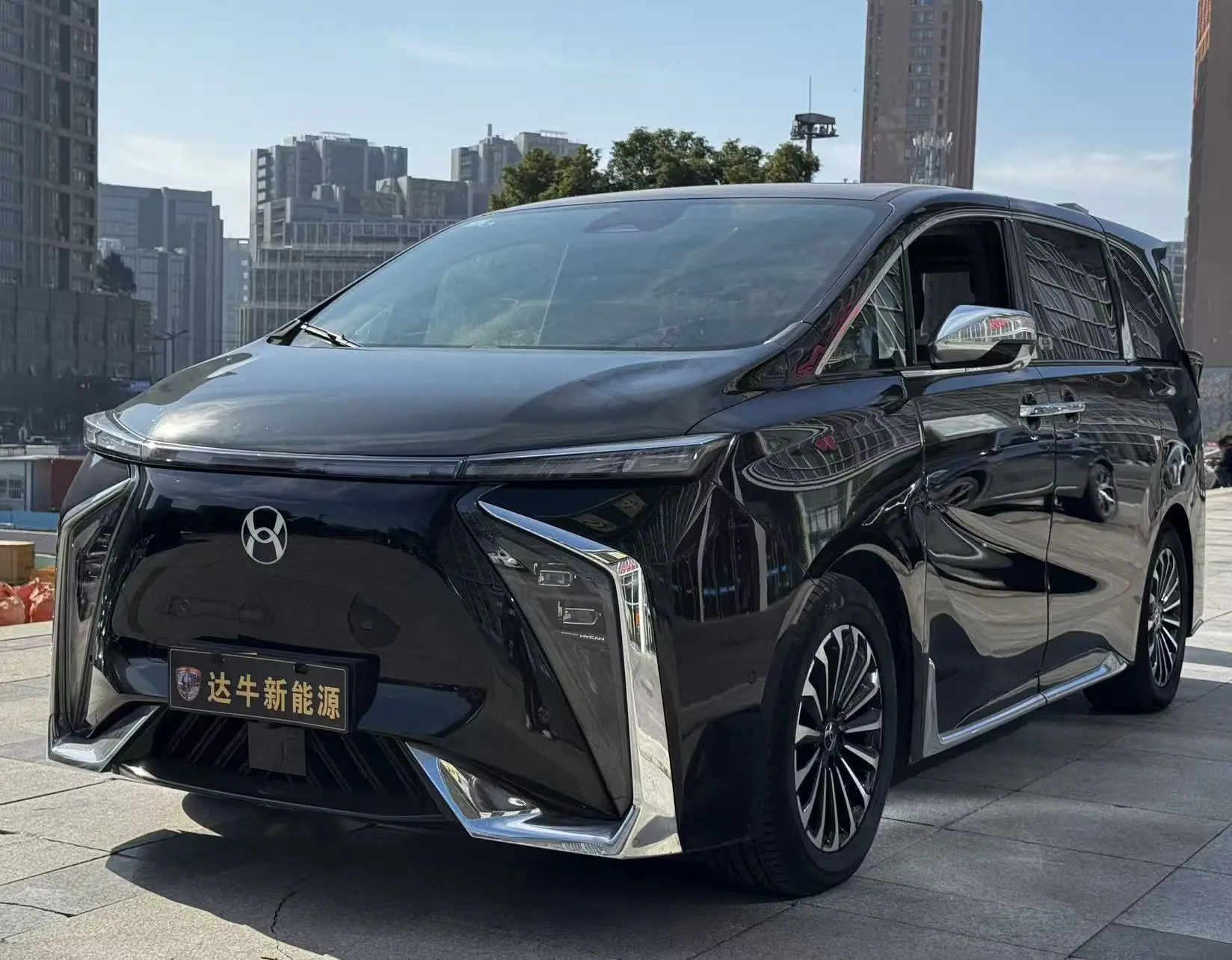 HYCAN Hechuang V09  из Китая