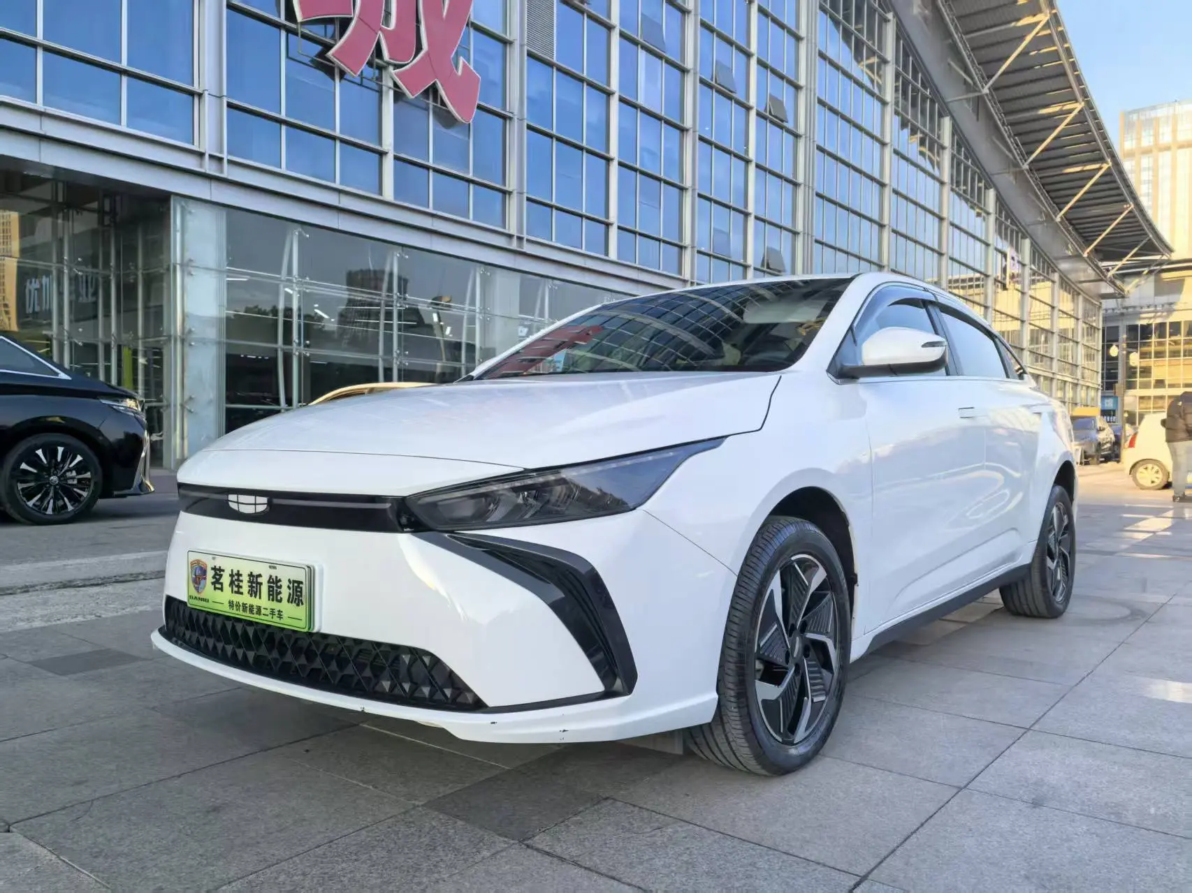 Geely Geometry G6  из Китая