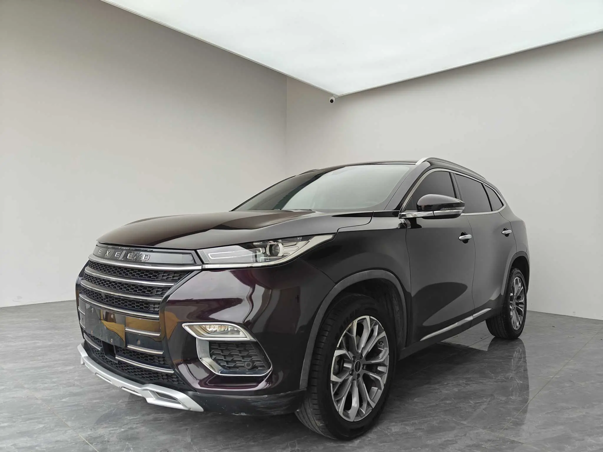 Exeed TXL (Stars in the clouds)  из Китая