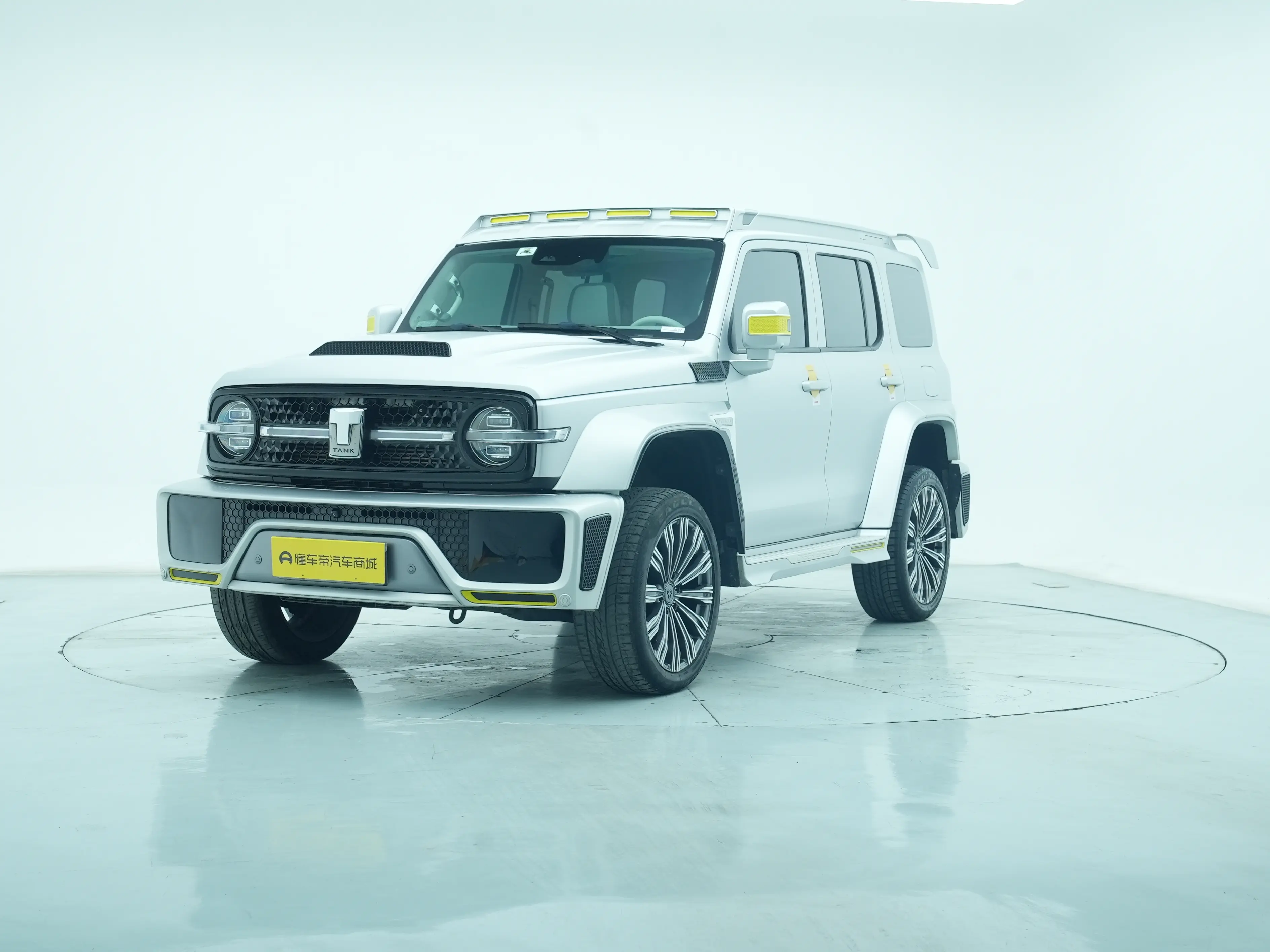 Tank Cyber  300  из Китая