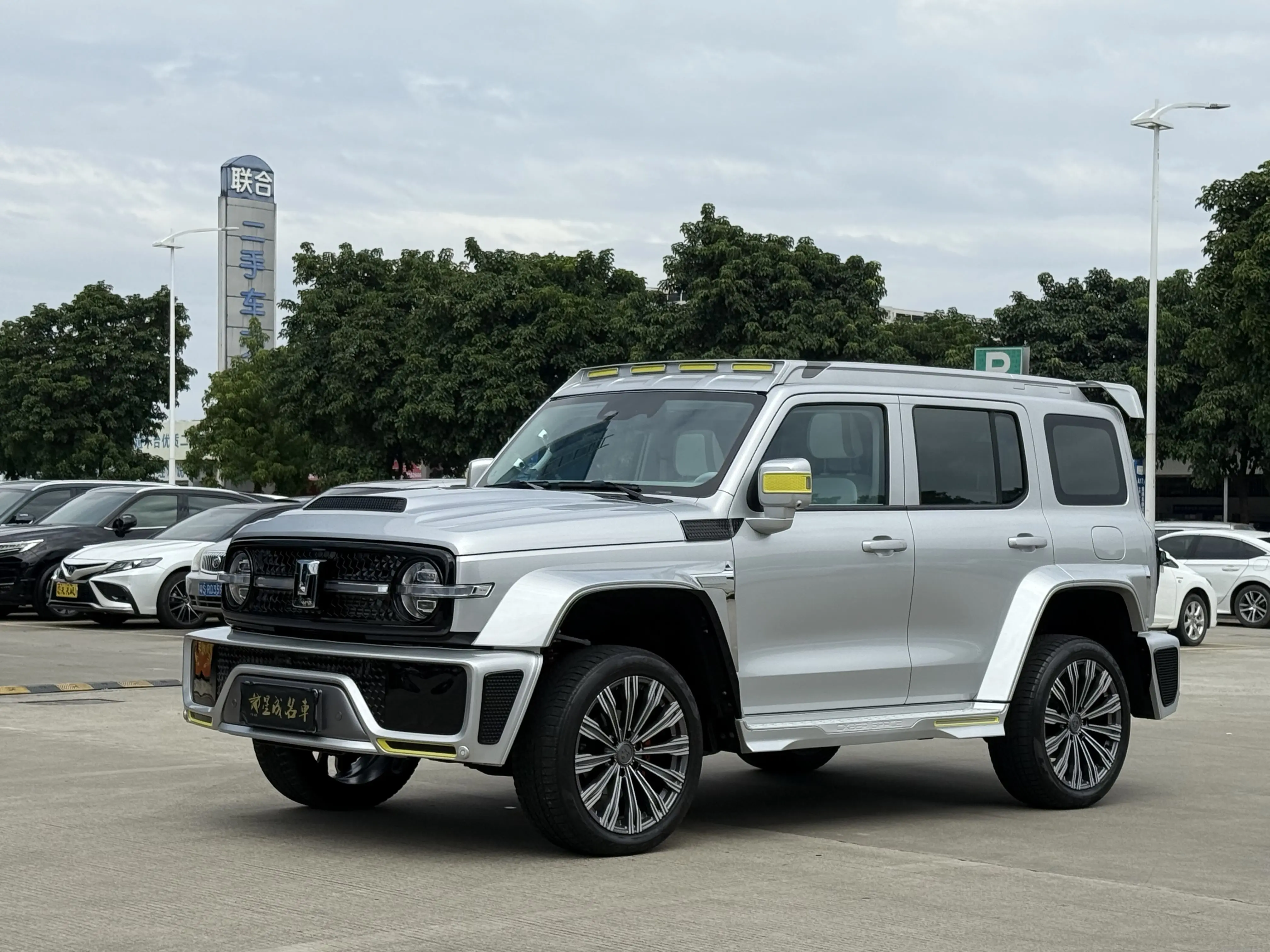 Tank Cyber  300  из Китая