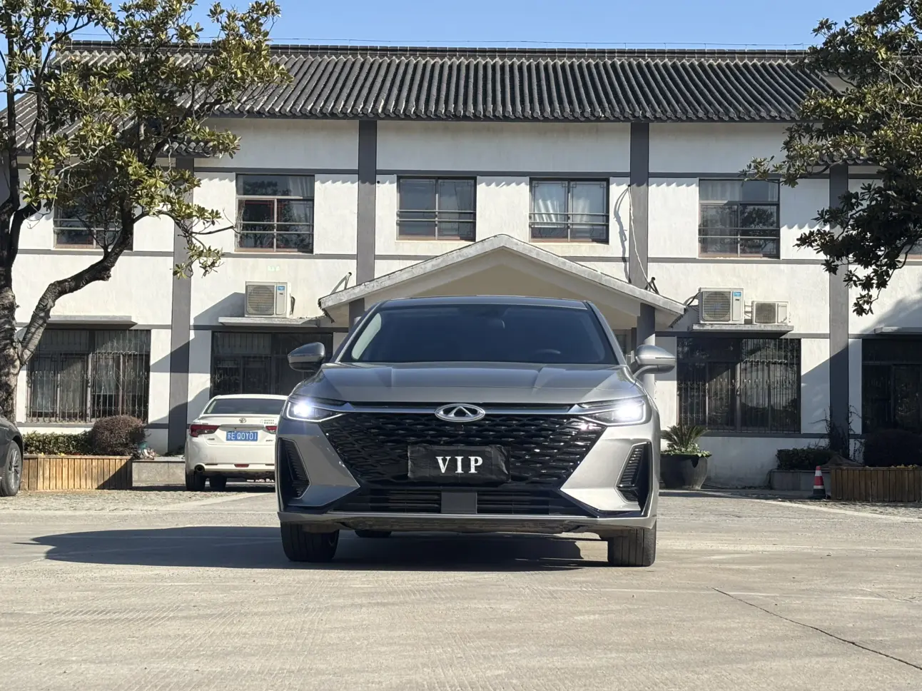 Chery Arrizo 8  из Китая