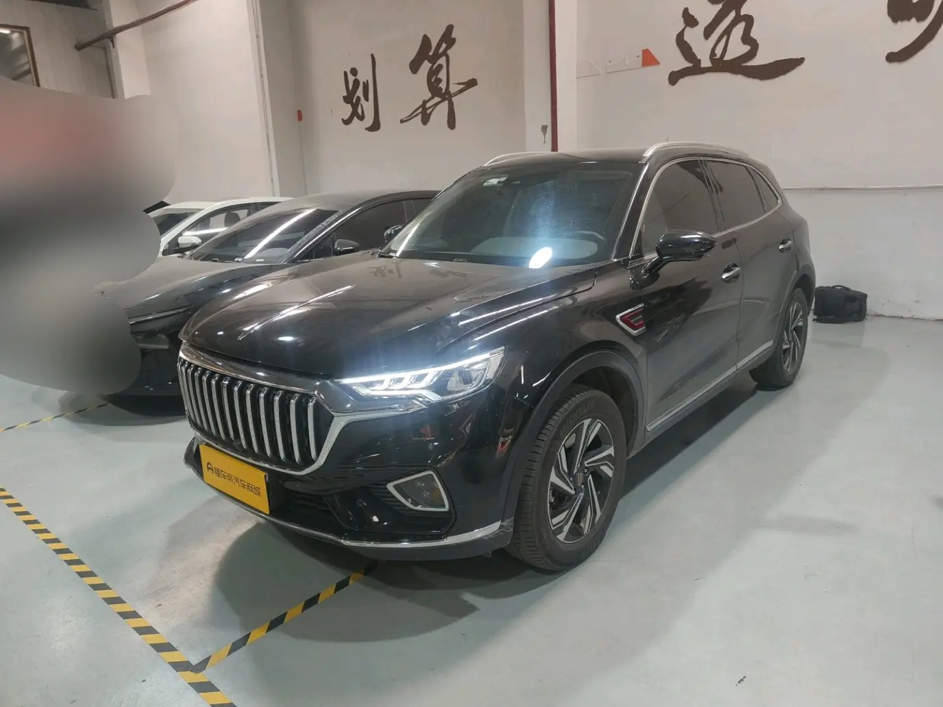 Hongqi HS5  из Китая
