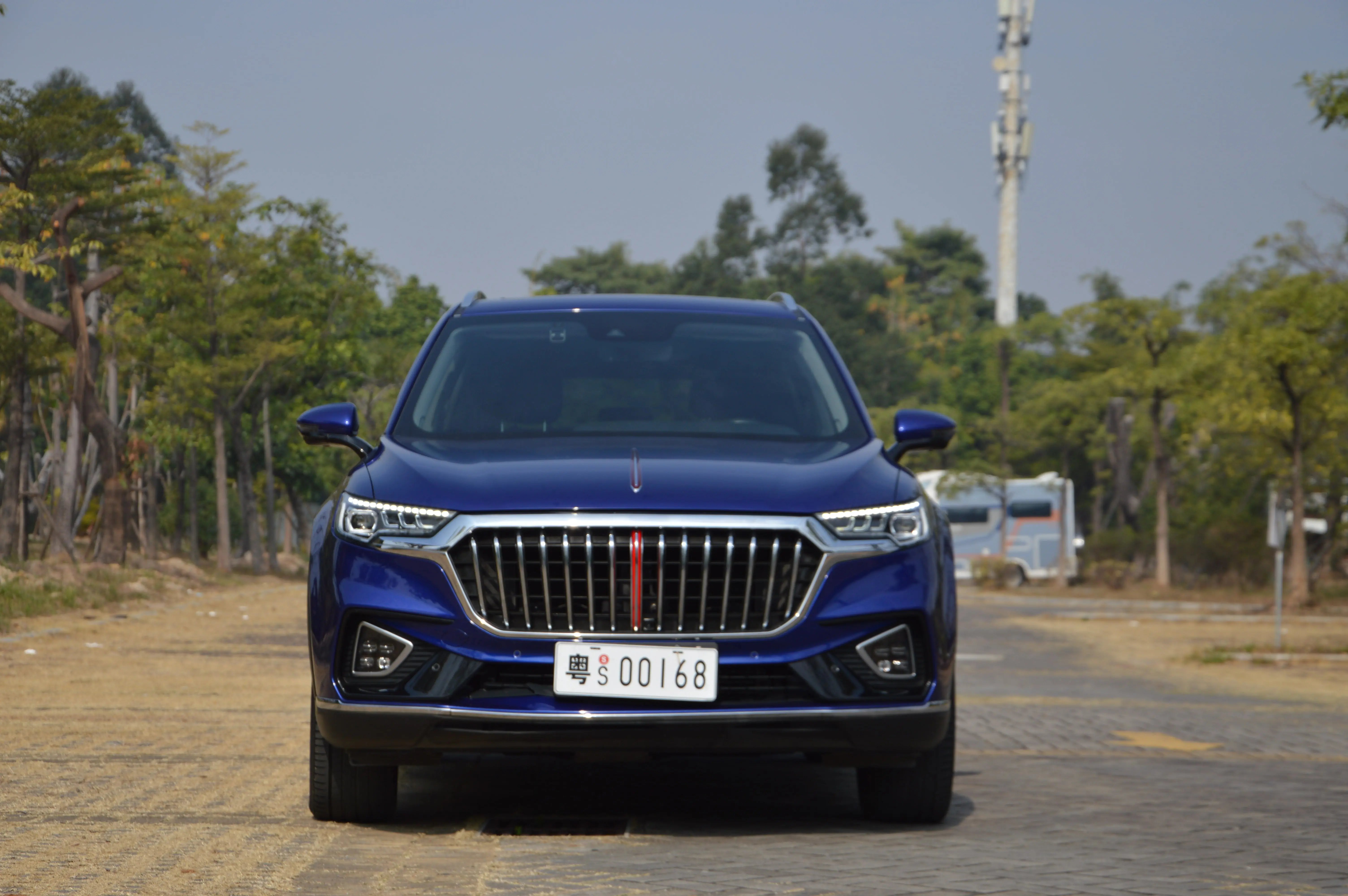 Hongqi HS5  из Китая