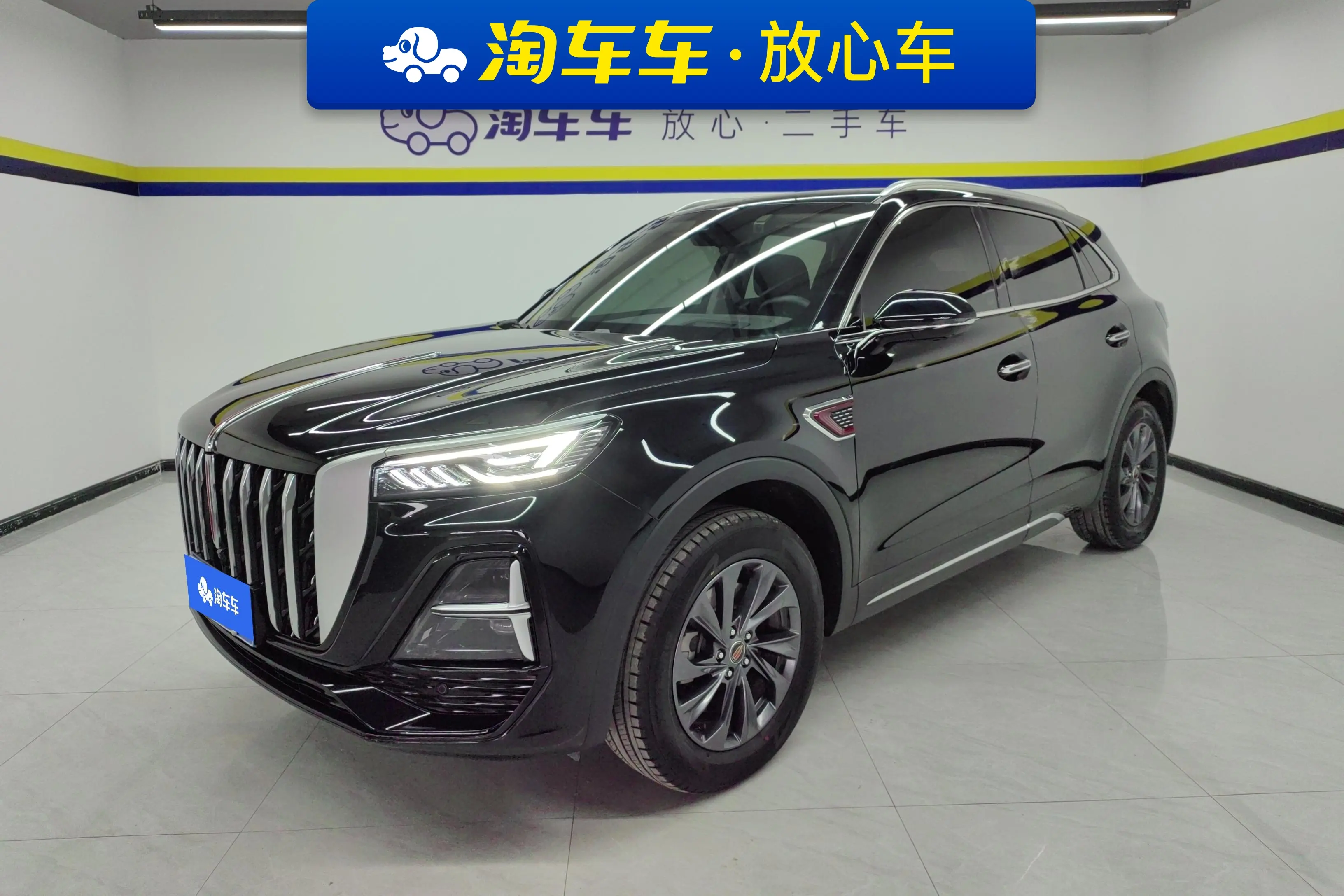 Hongqi HS5  из Китая