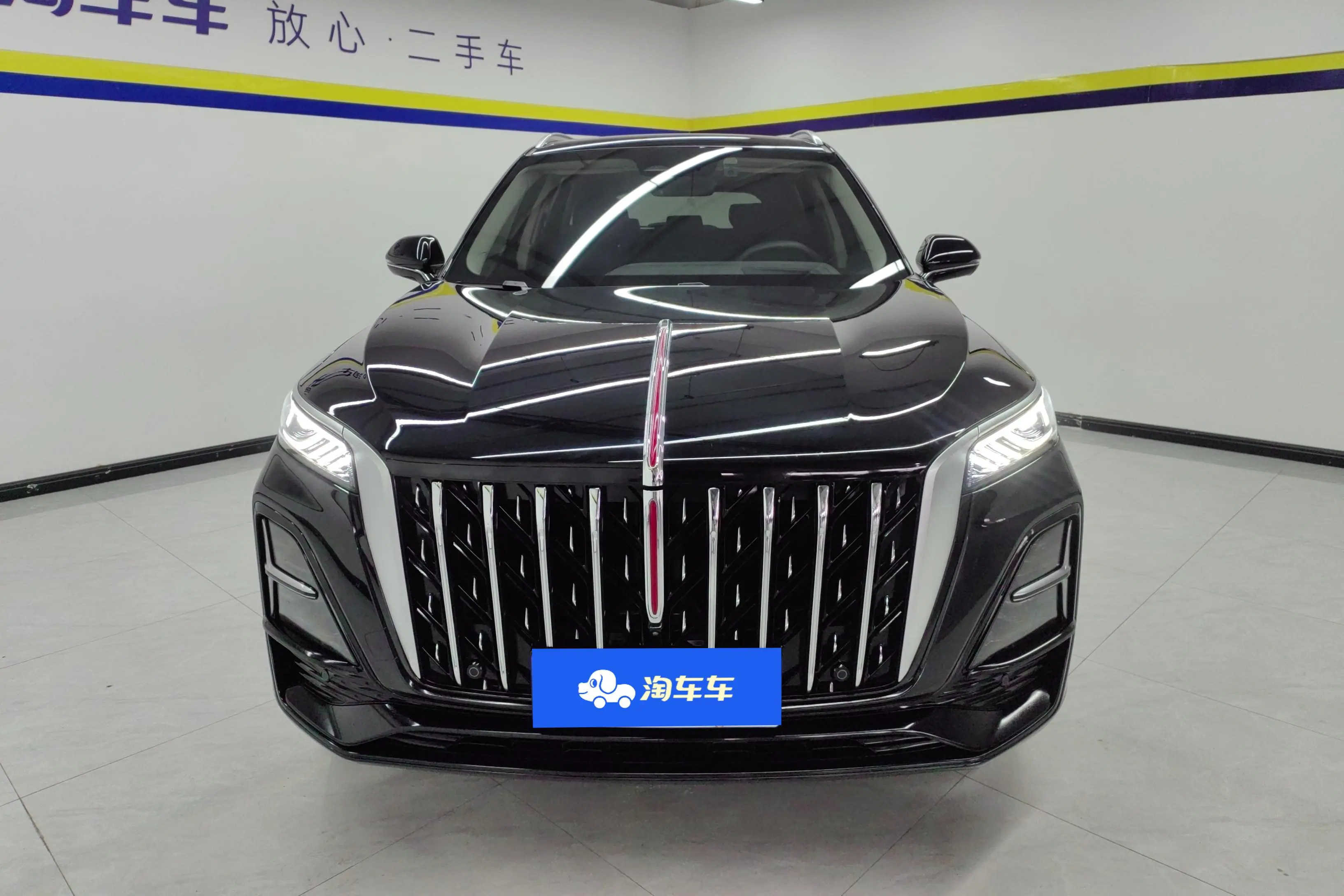 Hongqi HS5  из Китая