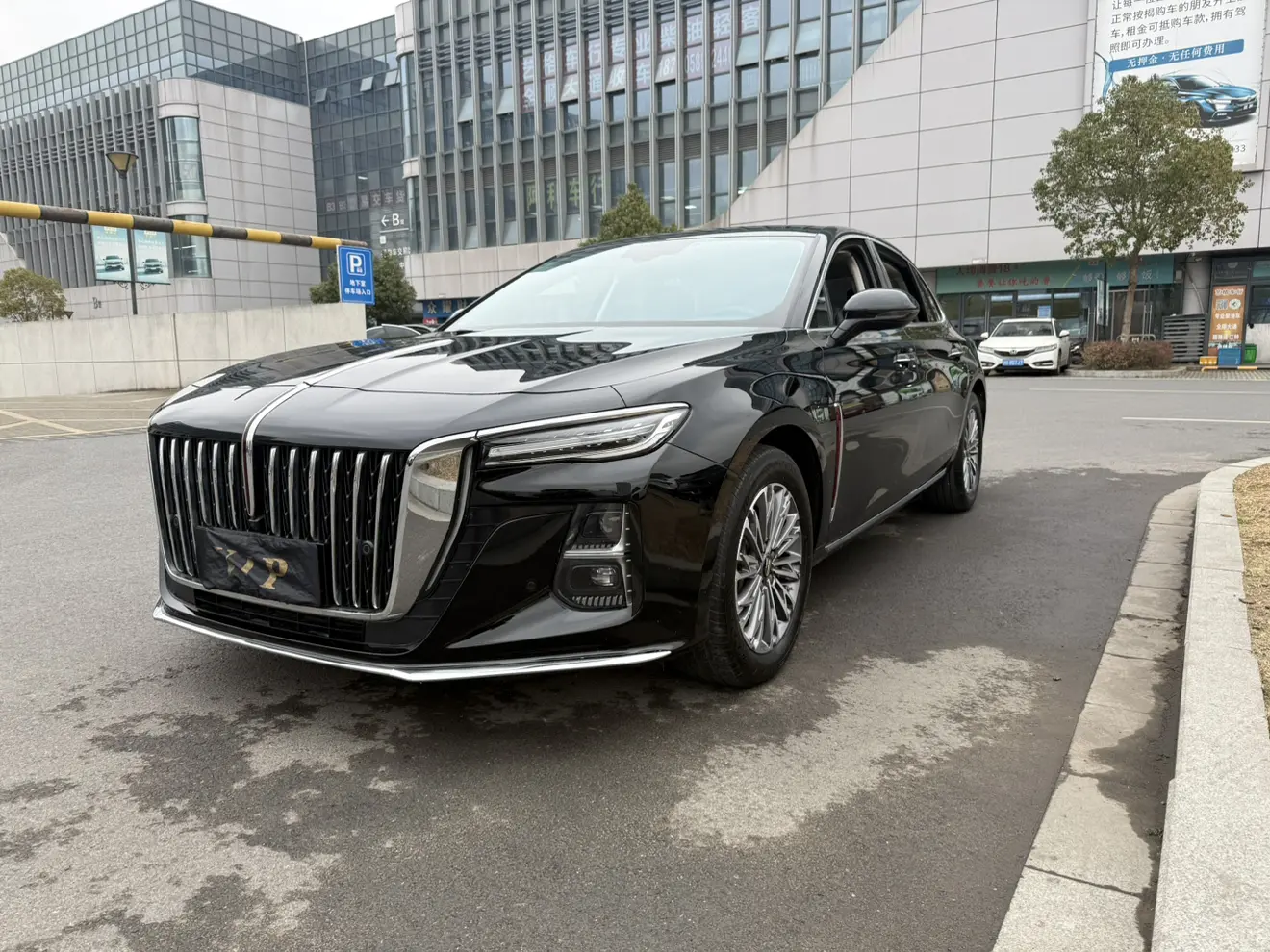 Hongqi H5  из Китая