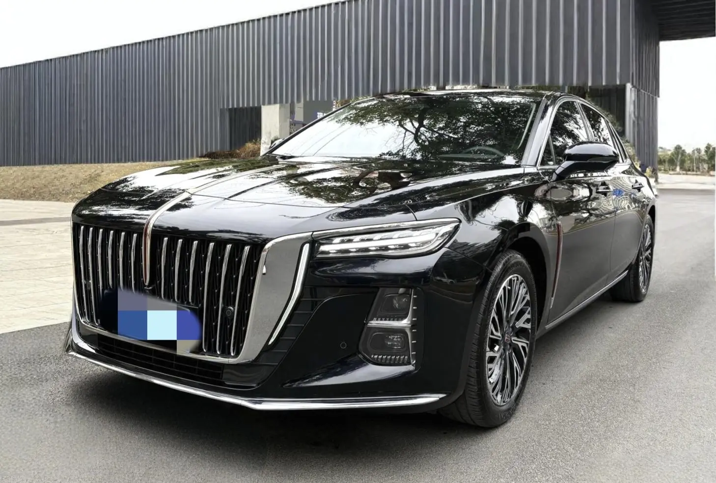 Hongqi H5  из Китая