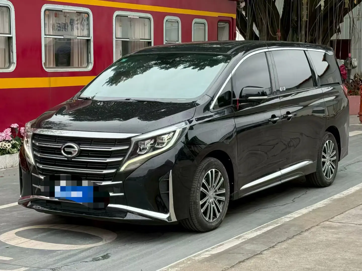 GAC Trumpchi M8  из Китая