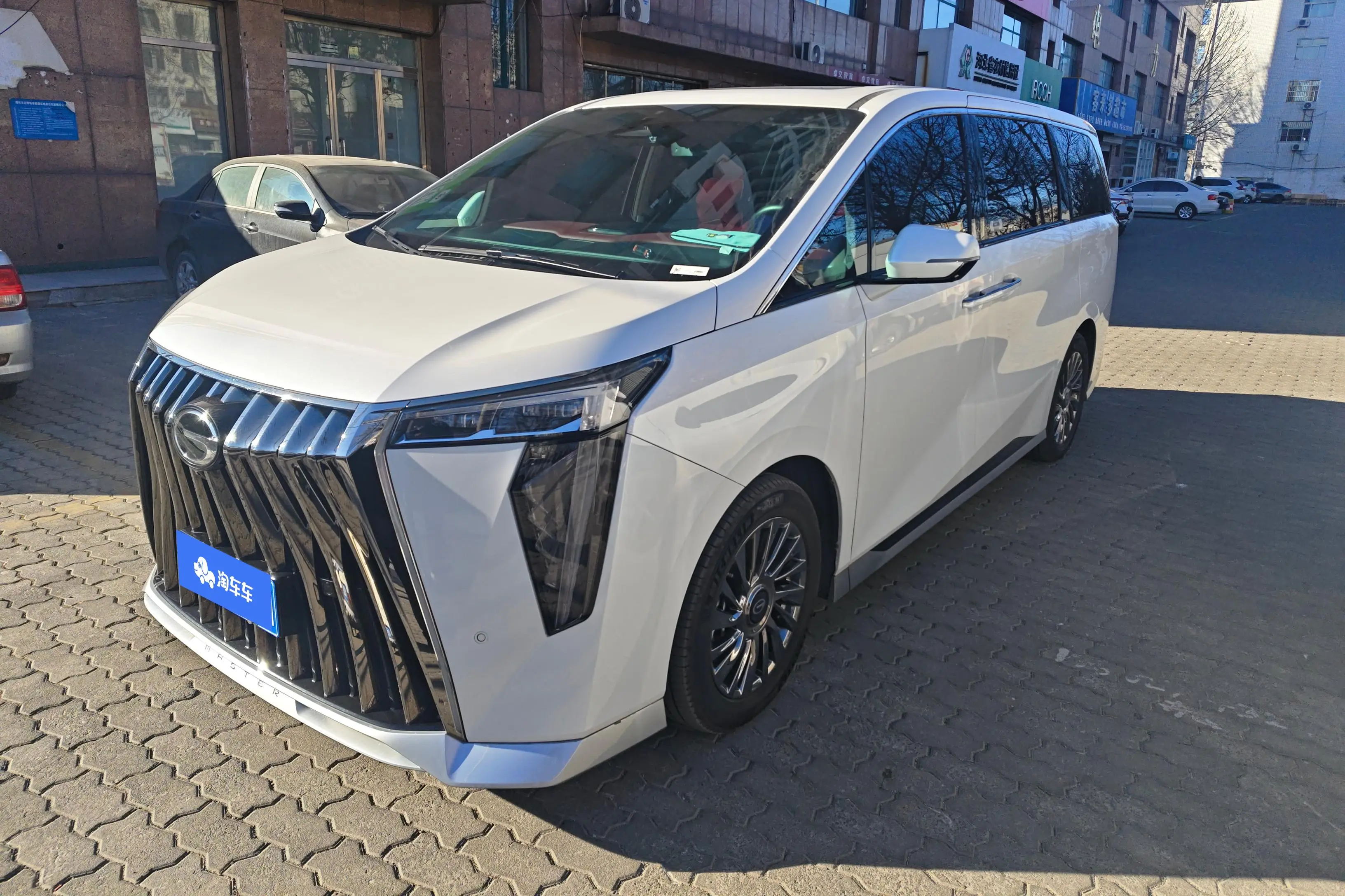 GAC Trumpchi M8  из Китая