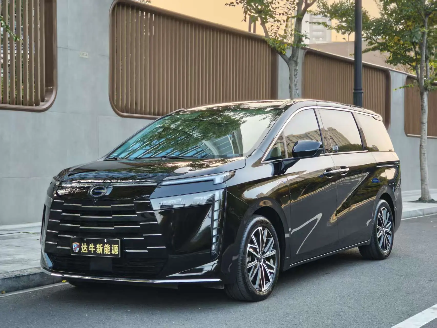 GAC Trumpchi E8 PHEV  из Китая