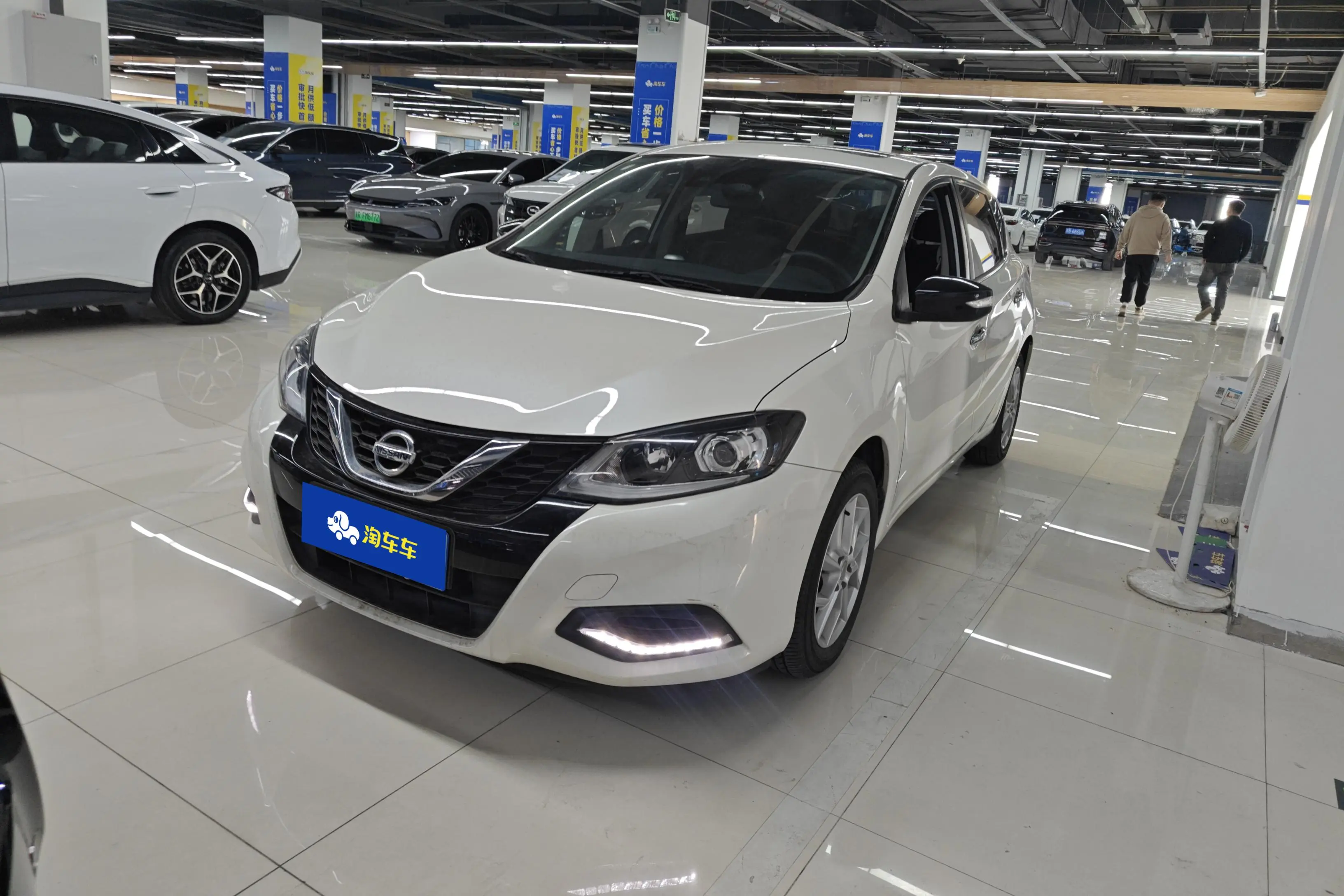 Nissan Tiida  из Китая