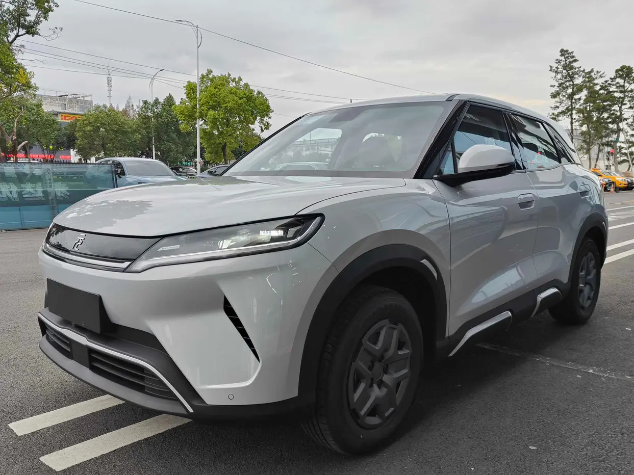 BYD Yuan UP  из Китая