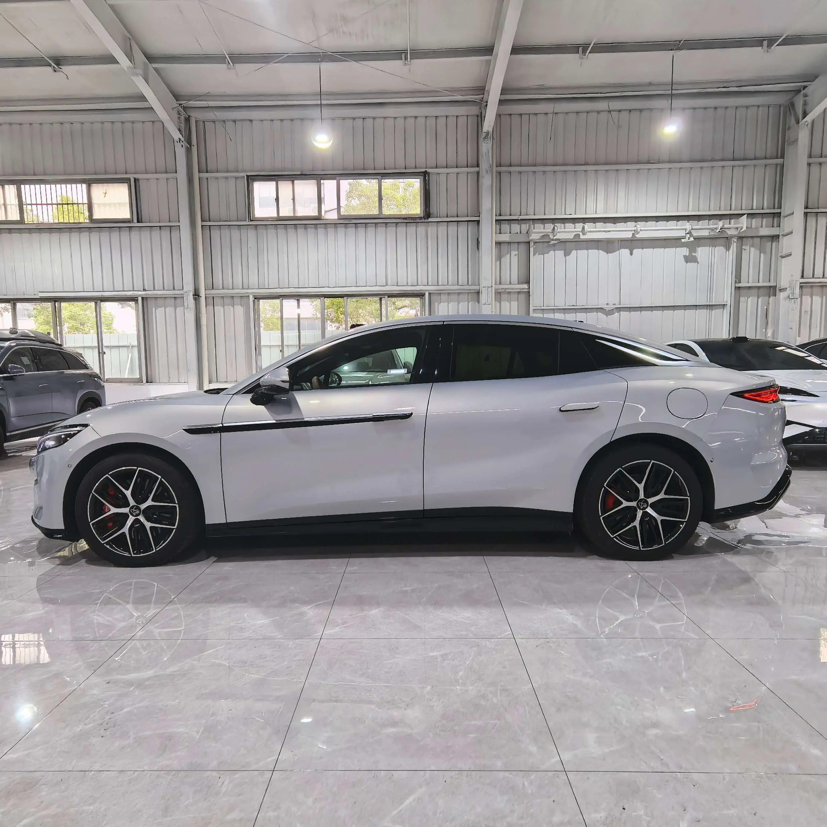 BYD Han L EV  из Китая