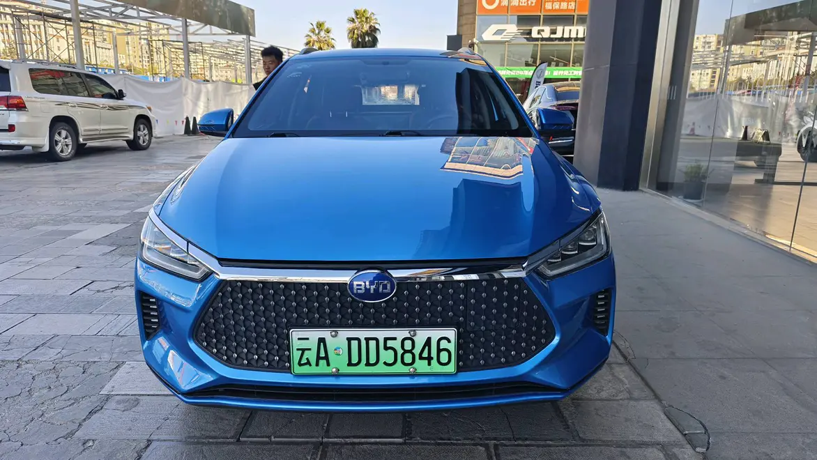 BYD e2  из Китая