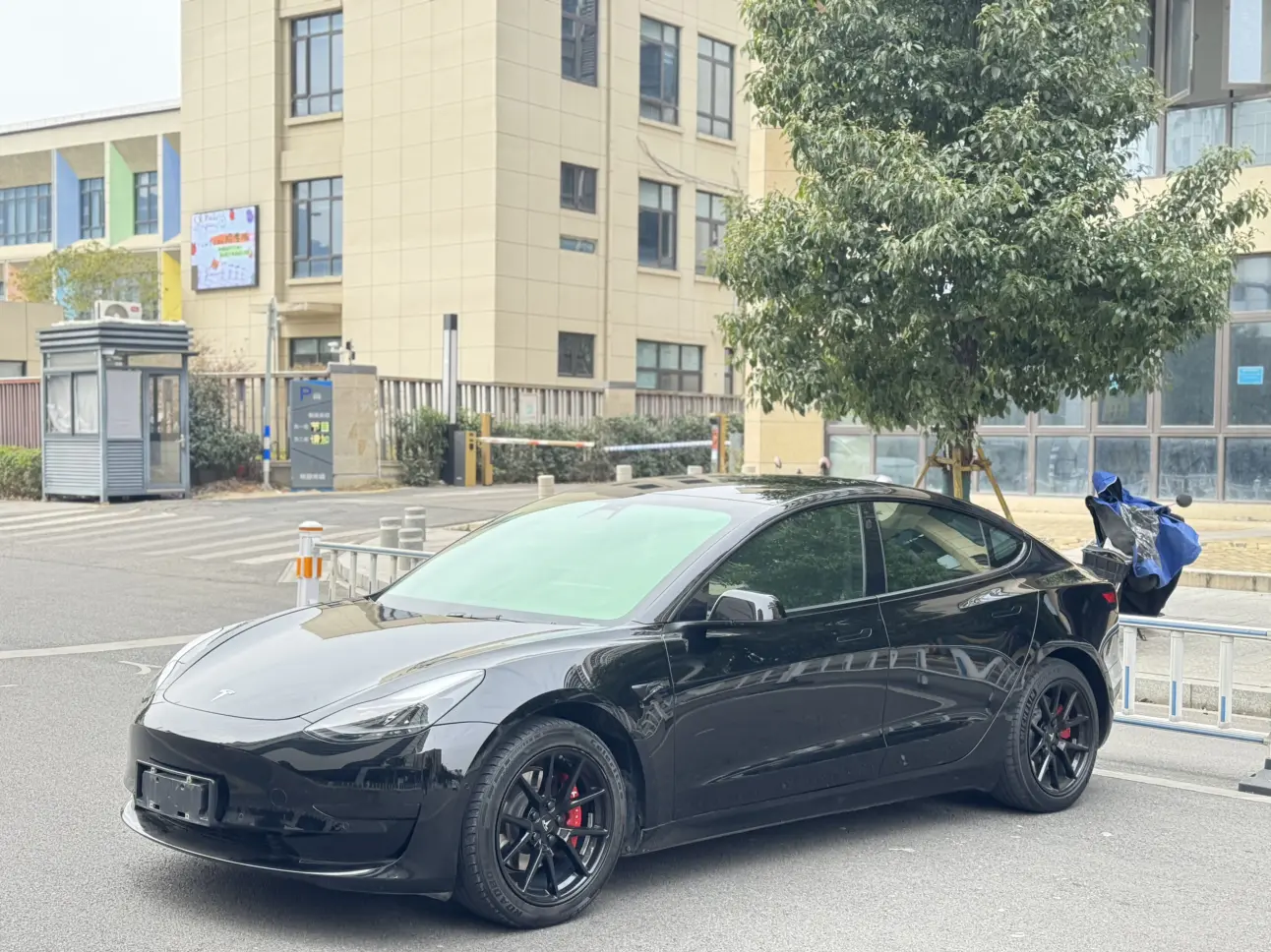 Tesla Model 3  из Китая