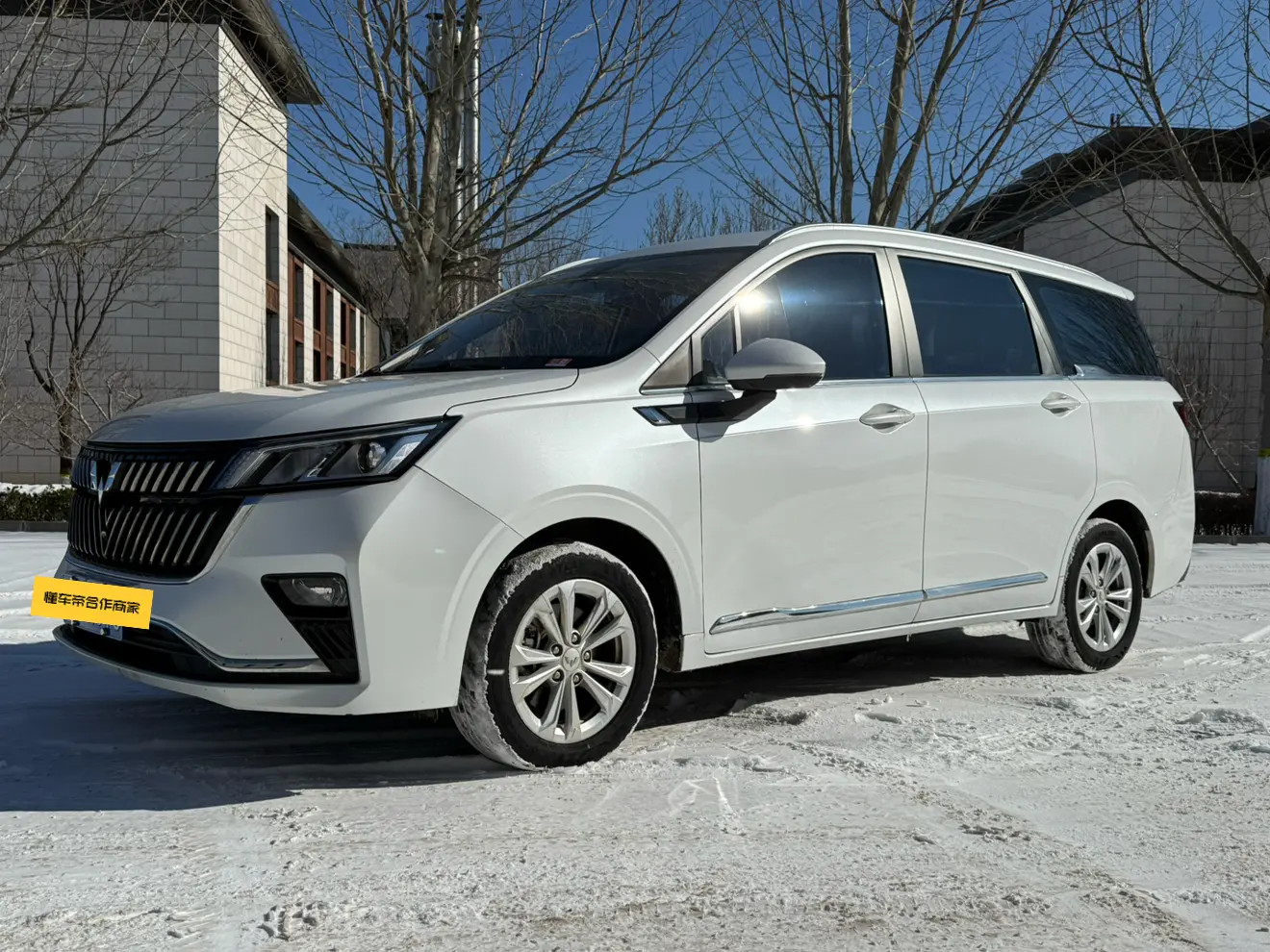 Wuling Jiachen  из Китая