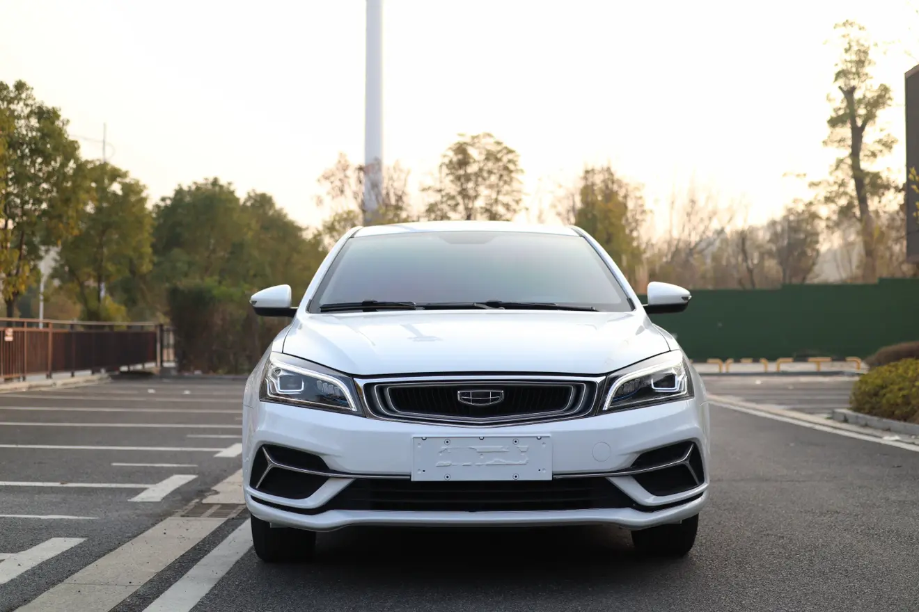 Geely Emgrand  из Китая